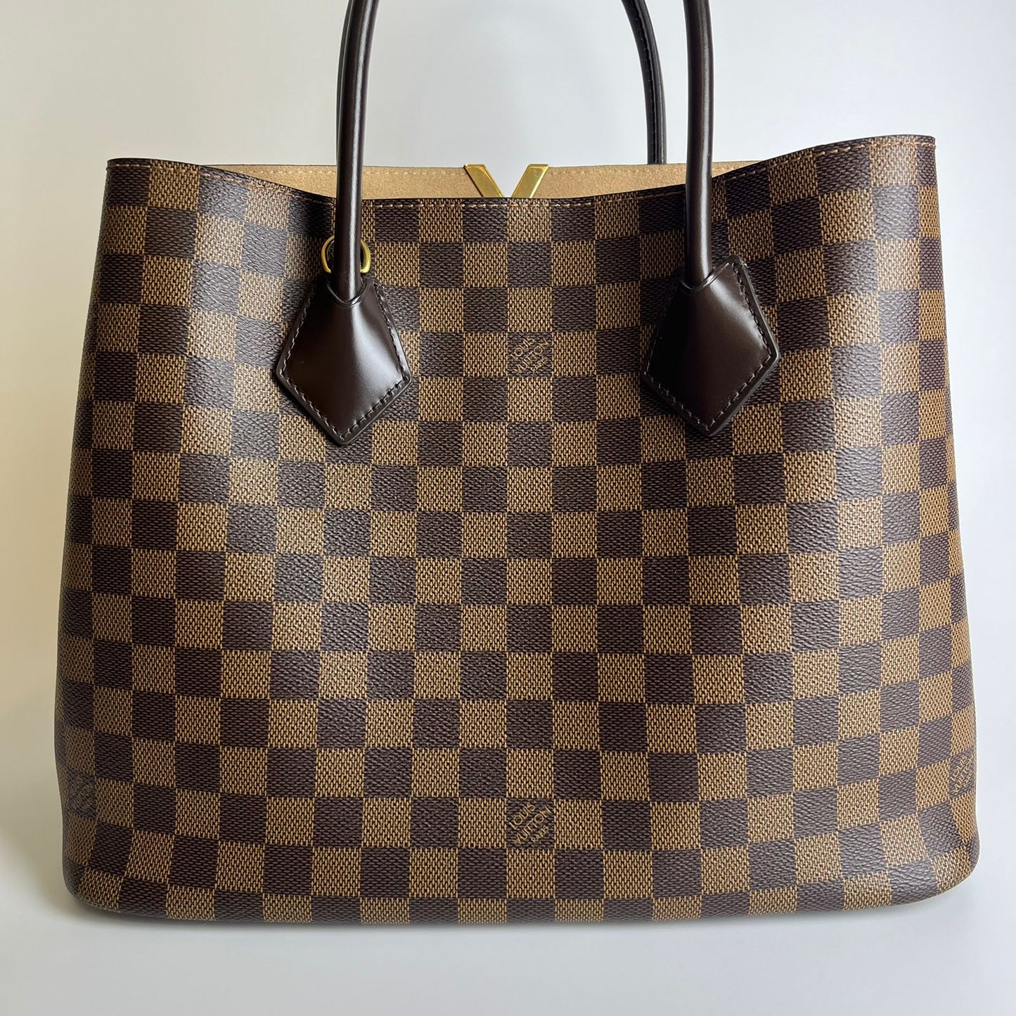 Louis Vuitton	Kensington Damier Ebene