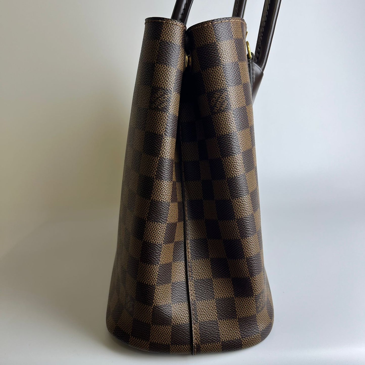 Louis Vuitton	Kensington Damier Ebene