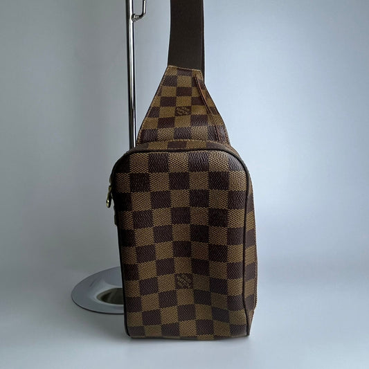 Louis Vuitton	Damier Ebene Crossbody Bag