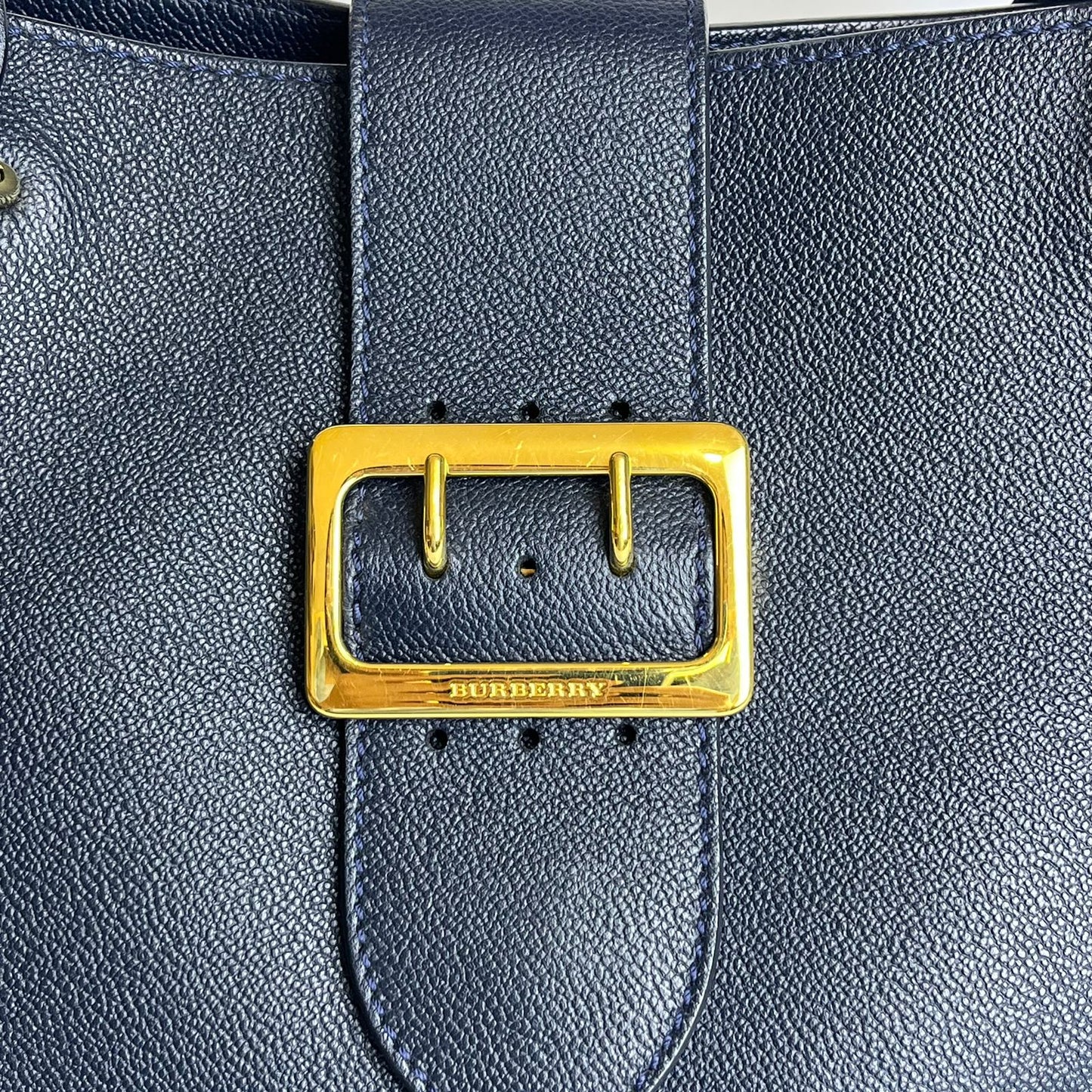 Burberry	Medium Buckle Tote Blue