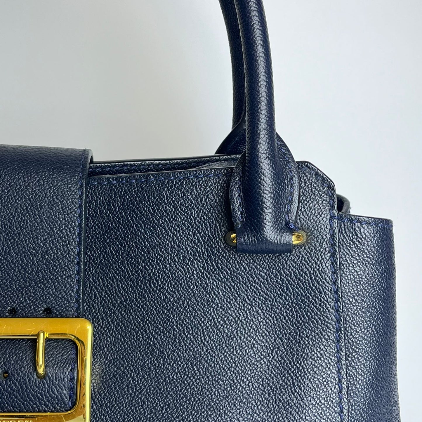 Burberry	Medium Buckle Tote Blue