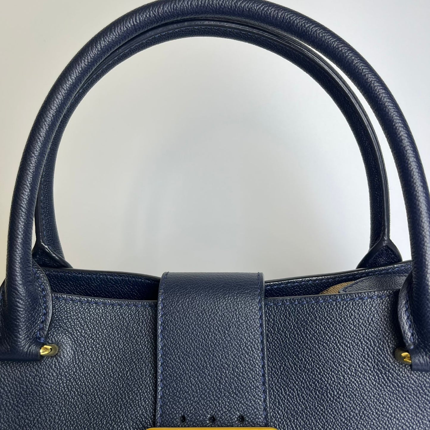 Burberry	Medium Buckle Tote Blue