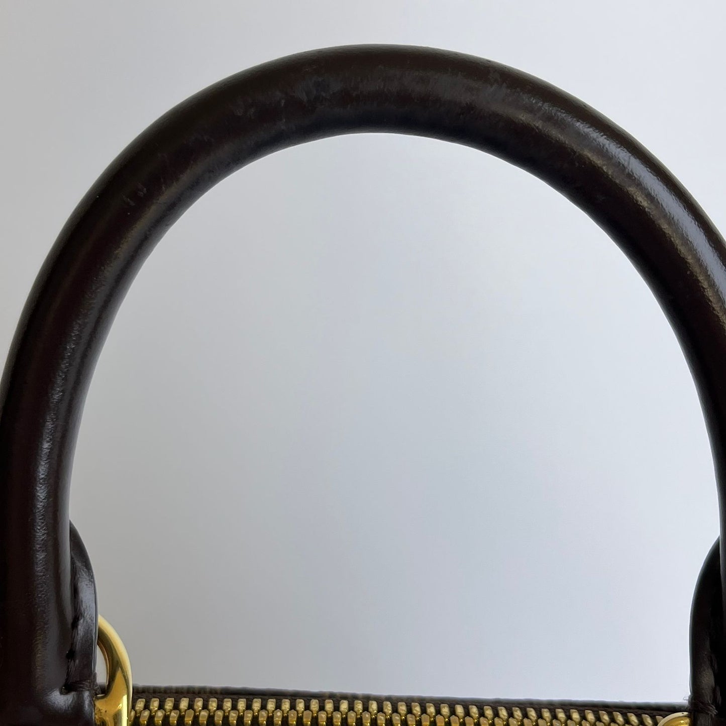 Louis Vuitton	Alma BB Damier Ebene