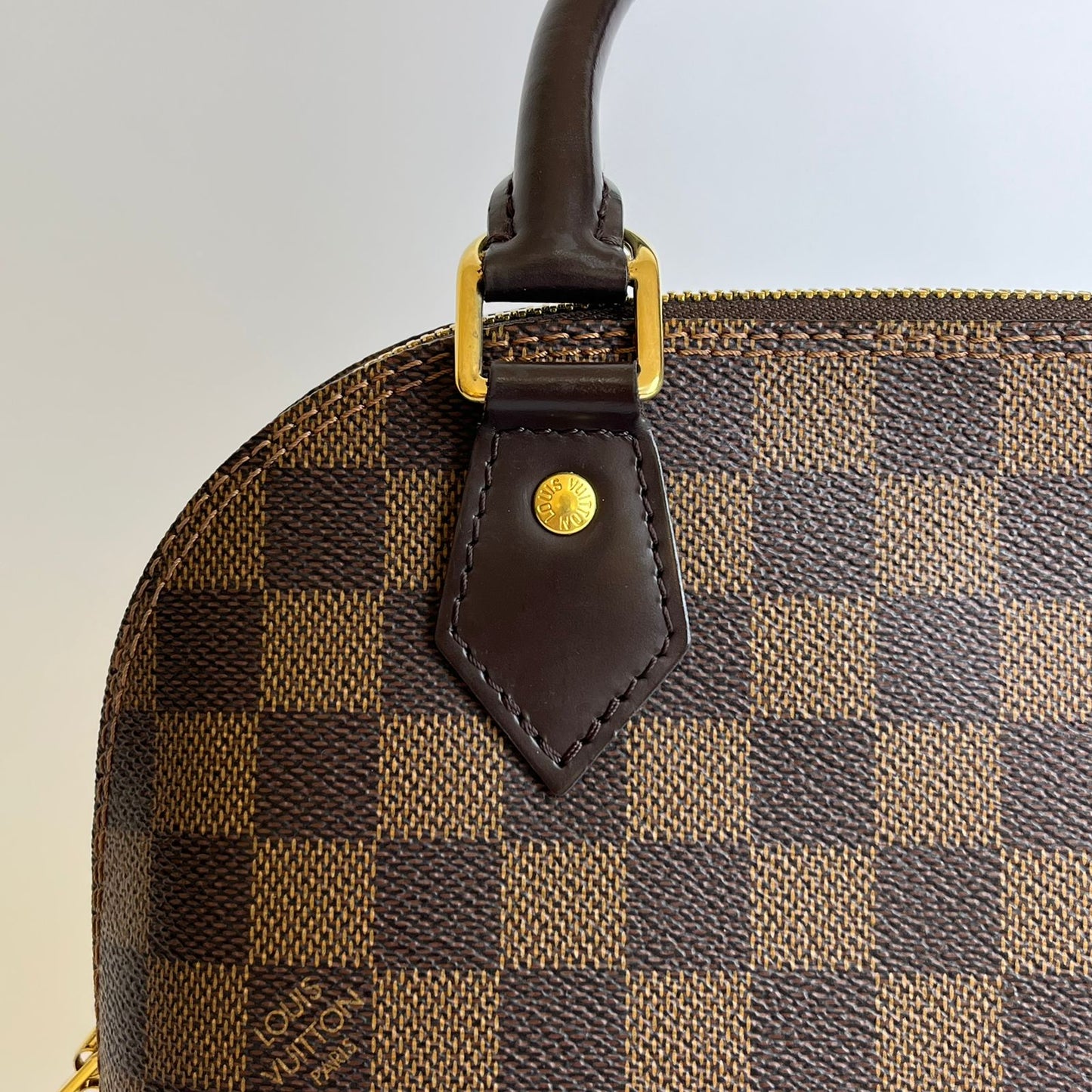 Louis Vuitton	Alma BB Damier Ebene