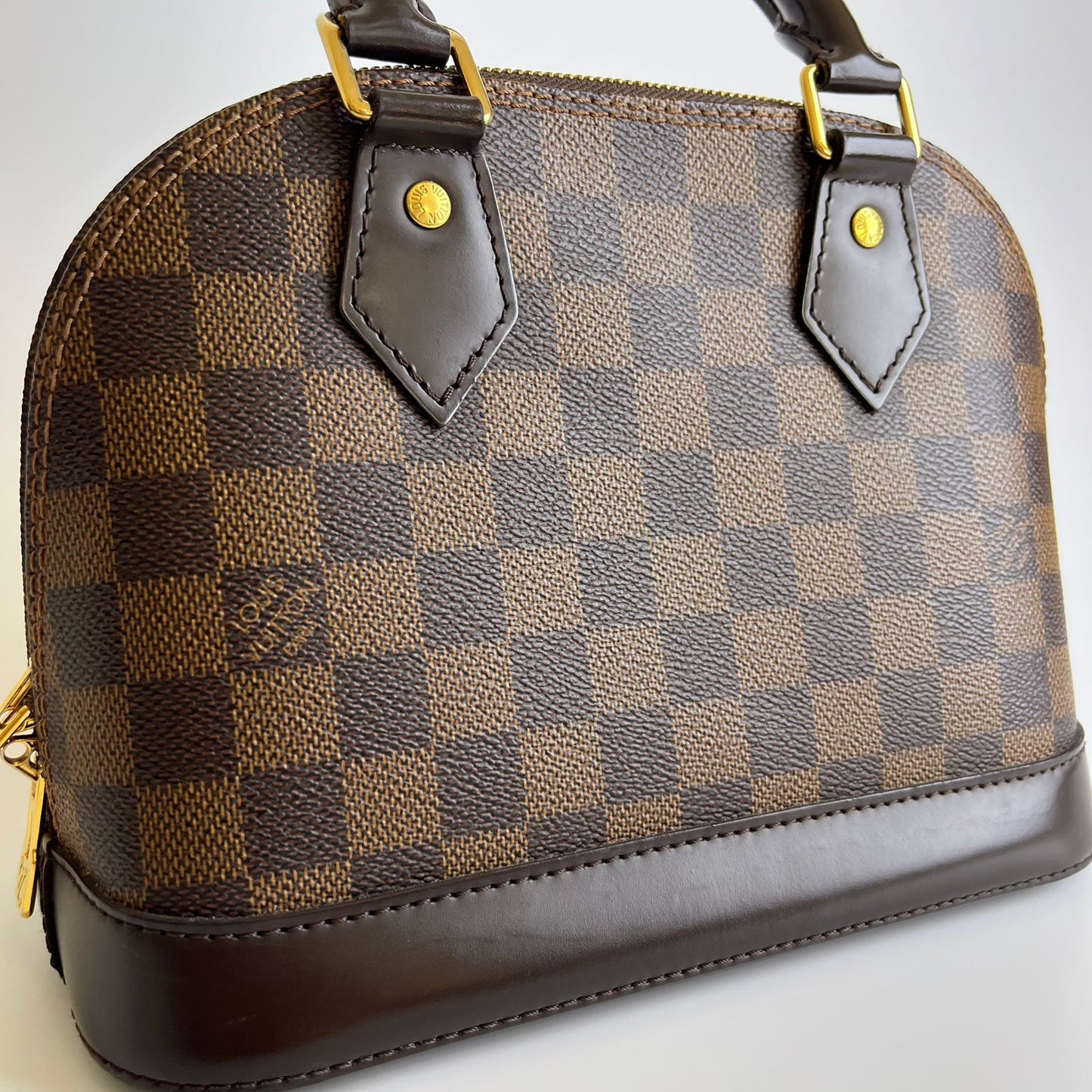 Louis Vuitton	Alma BB Damier Ebene