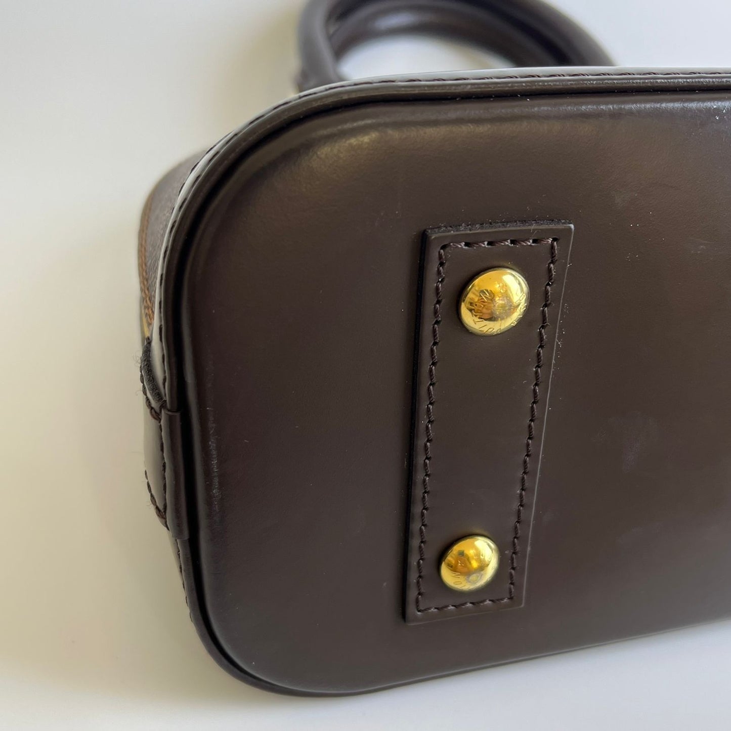 Louis Vuitton	Alma BB Damier Ebene