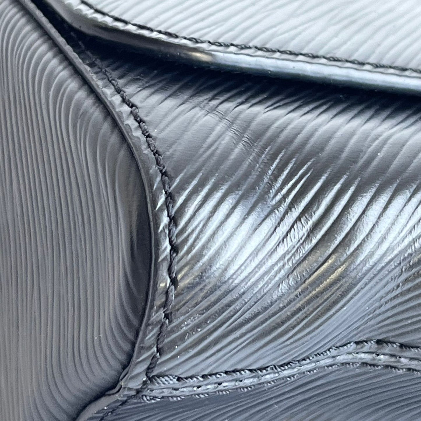 Louis Vuitton Twist MM