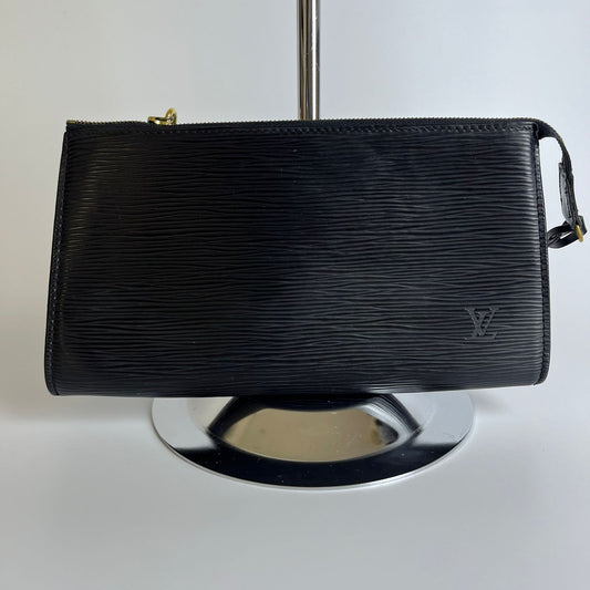 Louis Vuitton	Epi Pochette Clutch Black