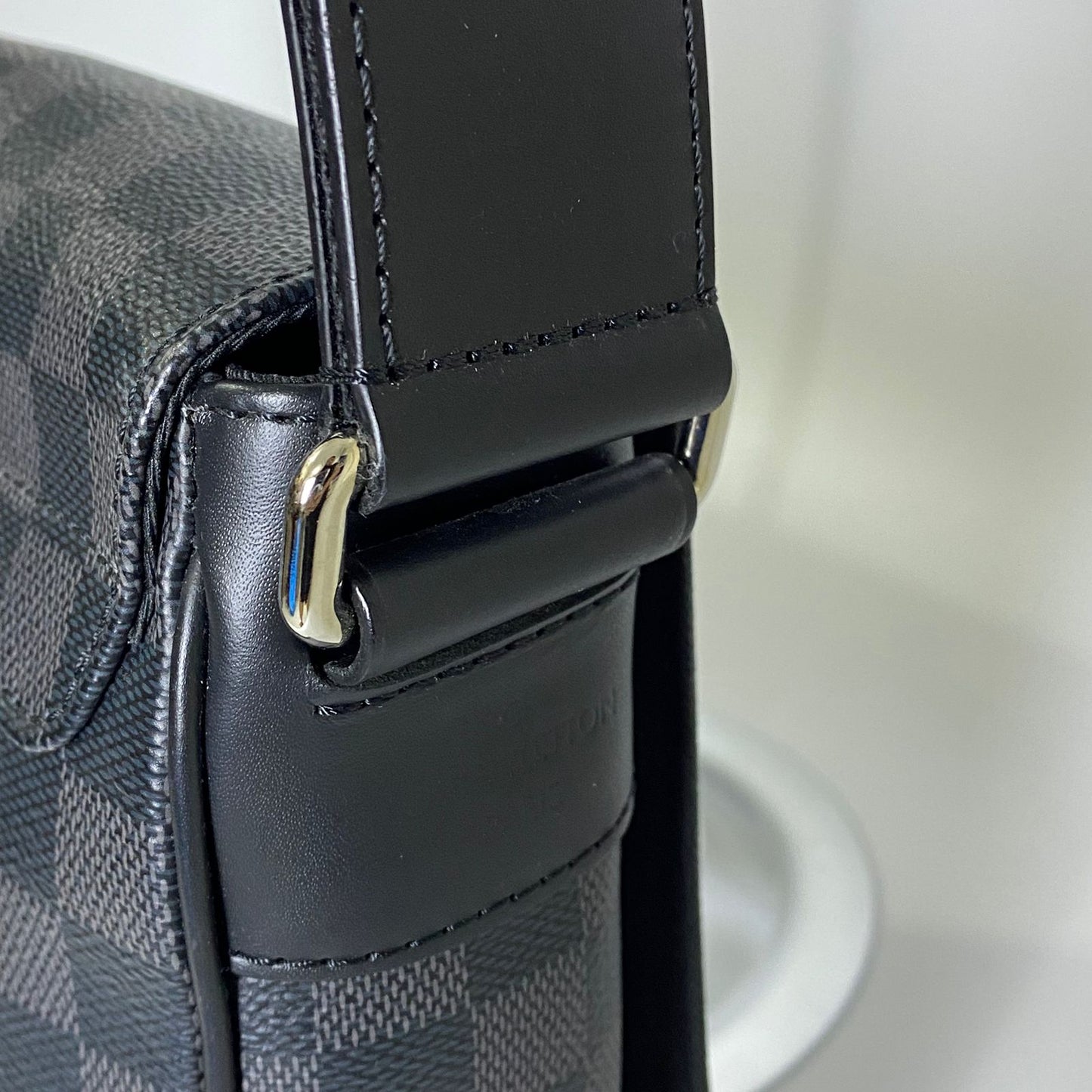 Louis Vuitton	Damier Graphite District PM