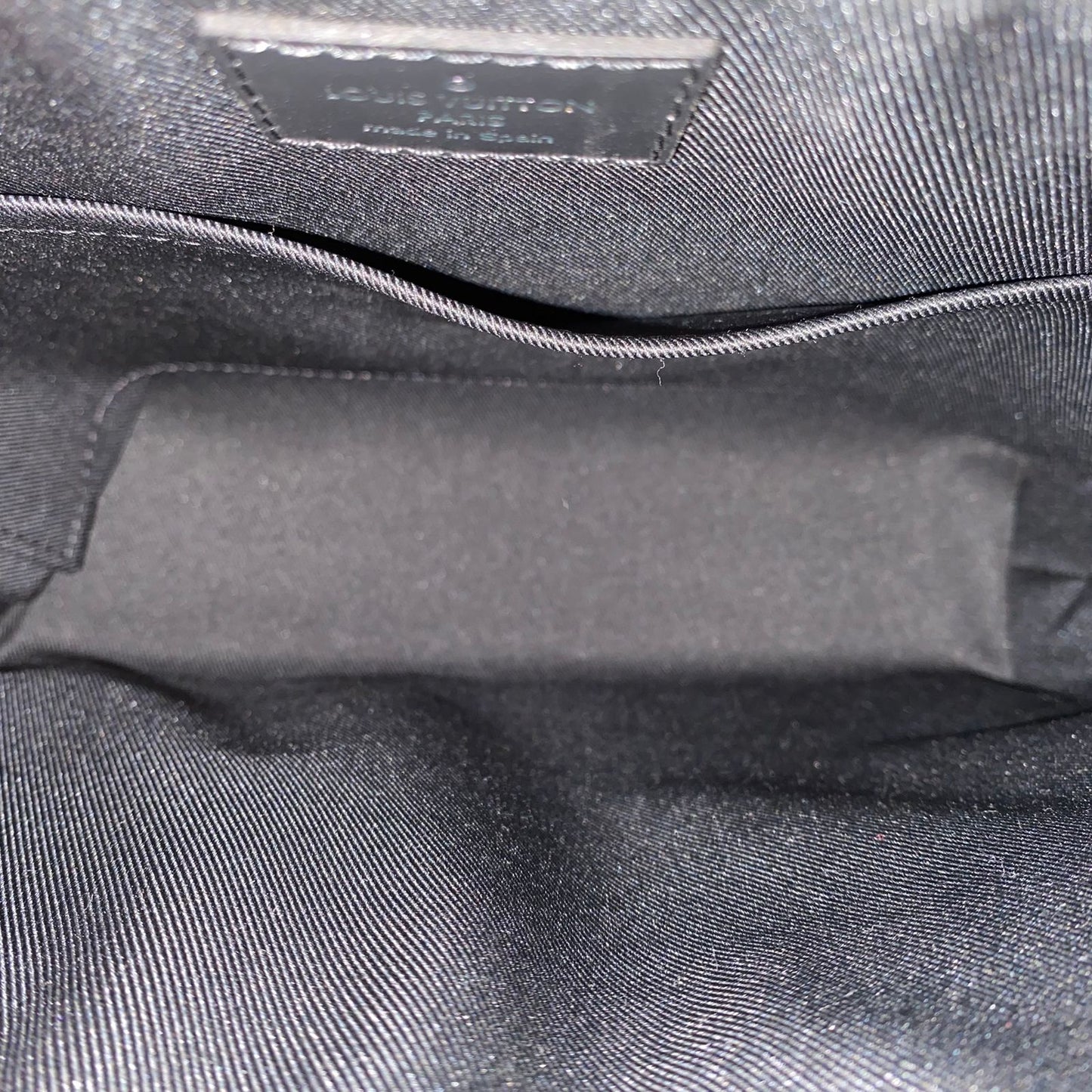 Louis Vuitton	Damier Graphite District PM