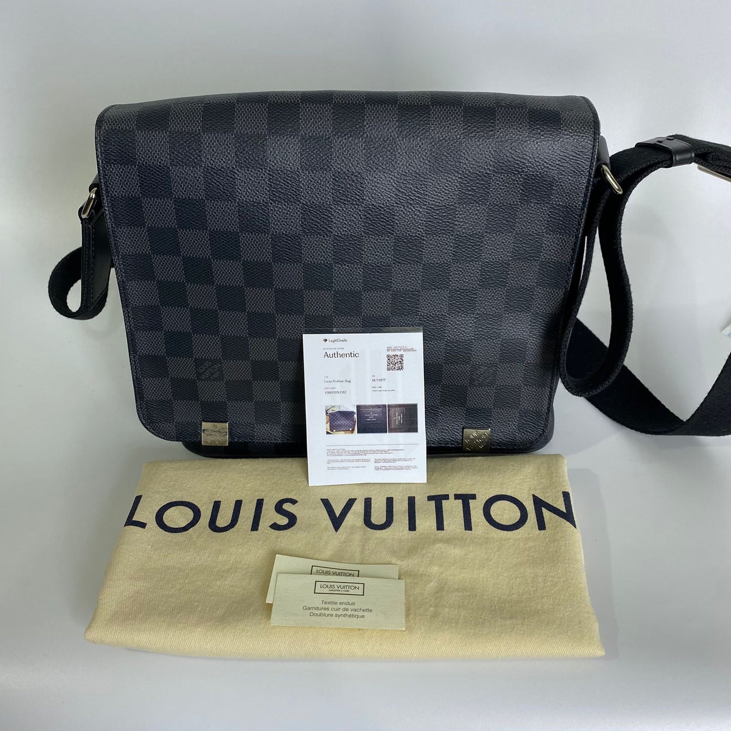 Louis Vuitton	Damier Graphite District PM