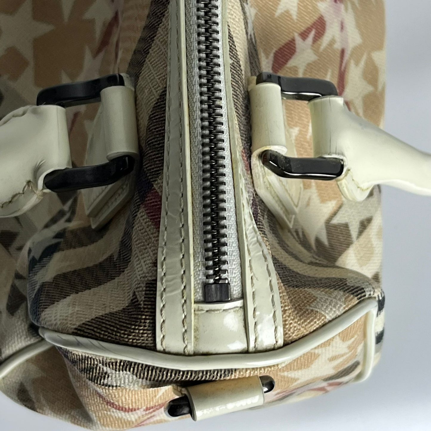 Burberry	Nickie Stars Tote White PVC