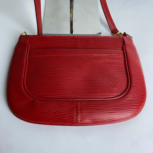 Louis Vuitton	Sarvanga Crossbody Epi Red