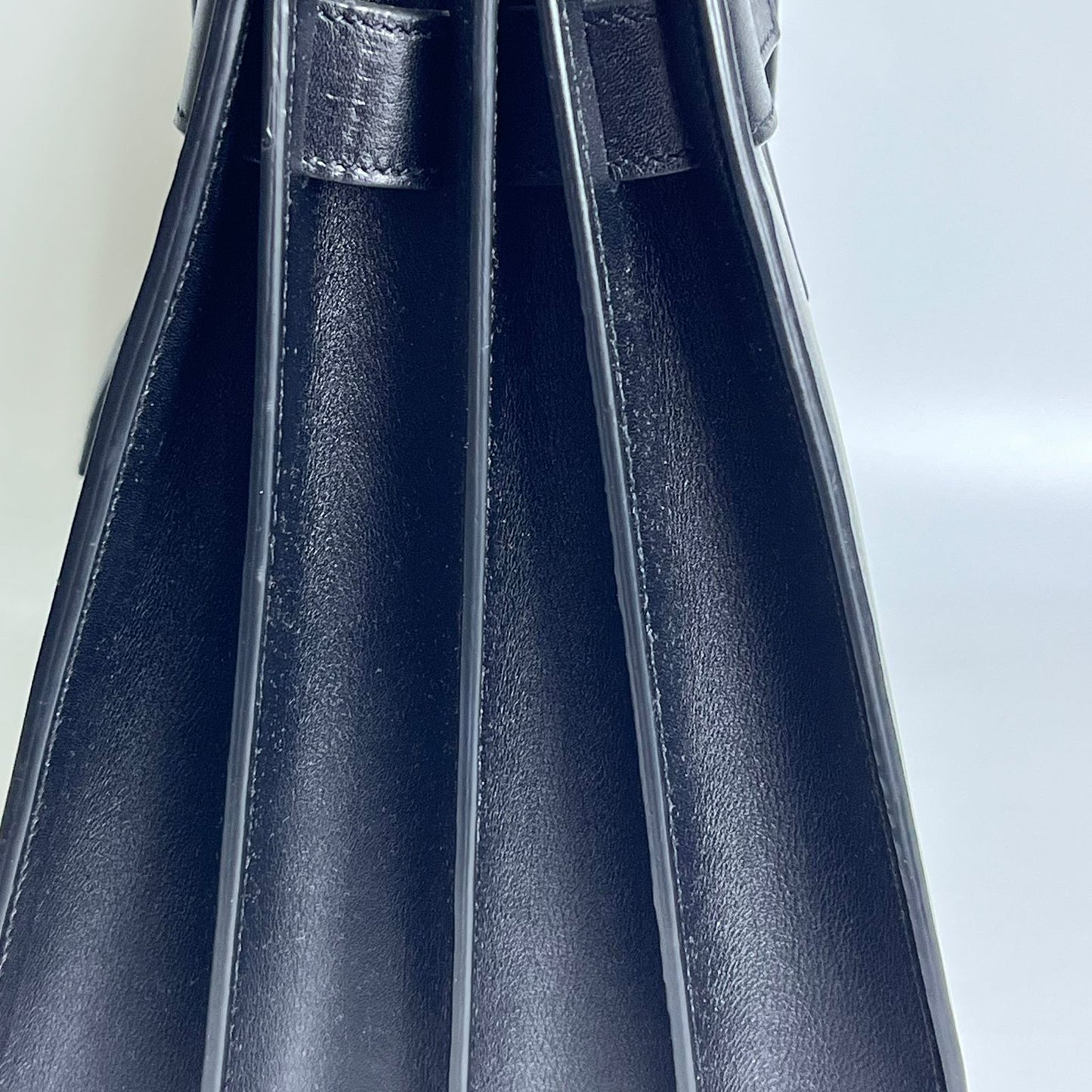 YSL	Sac De Jour Black