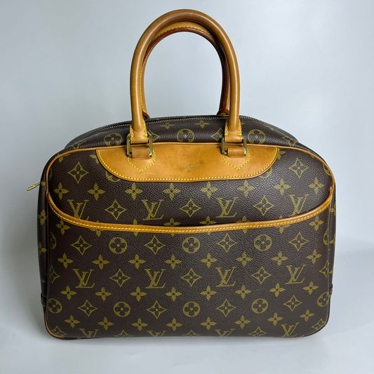 Louis Vuitton	Deauville Monogram Canvas