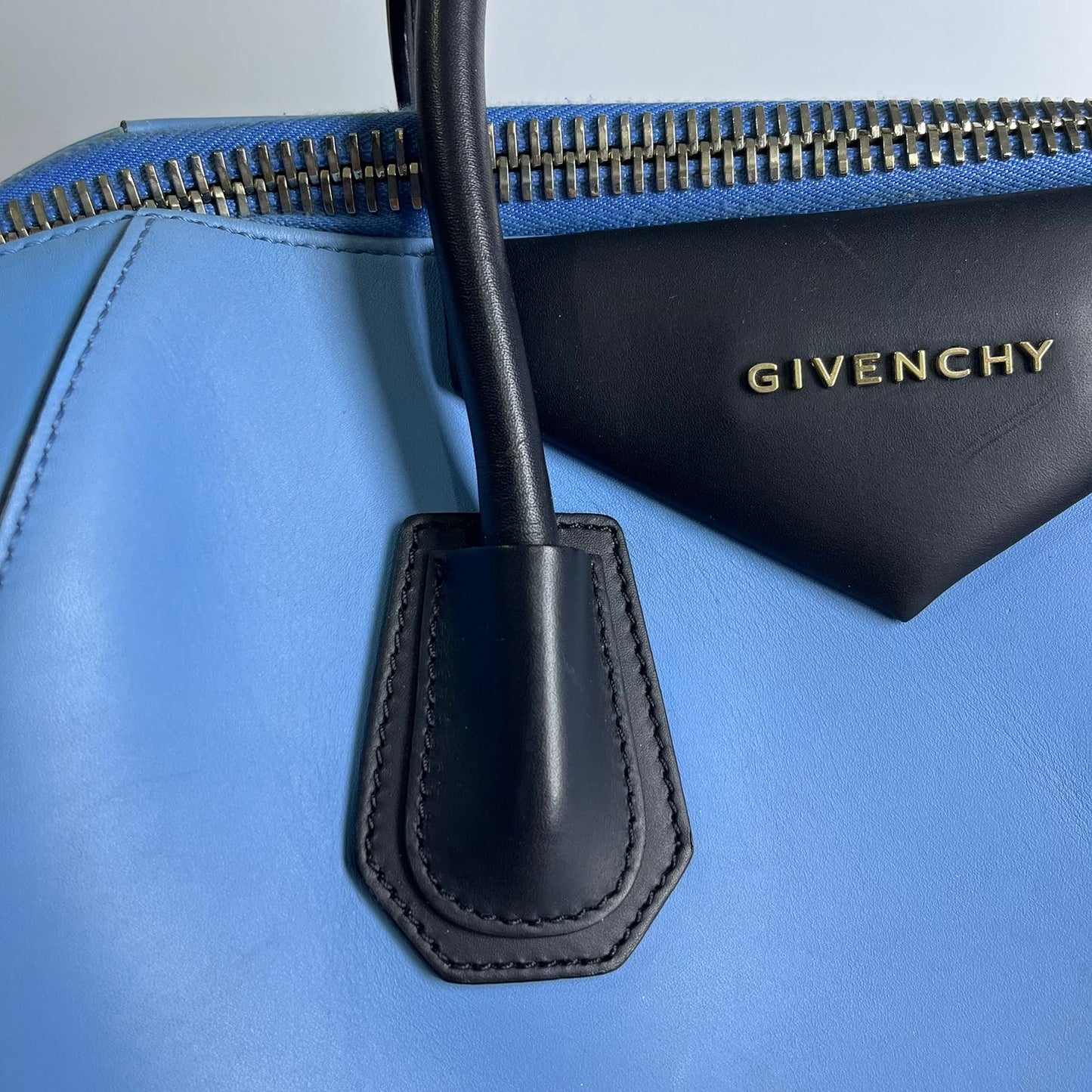 Givenchy Antigona Two-Toned Large Blue/Black