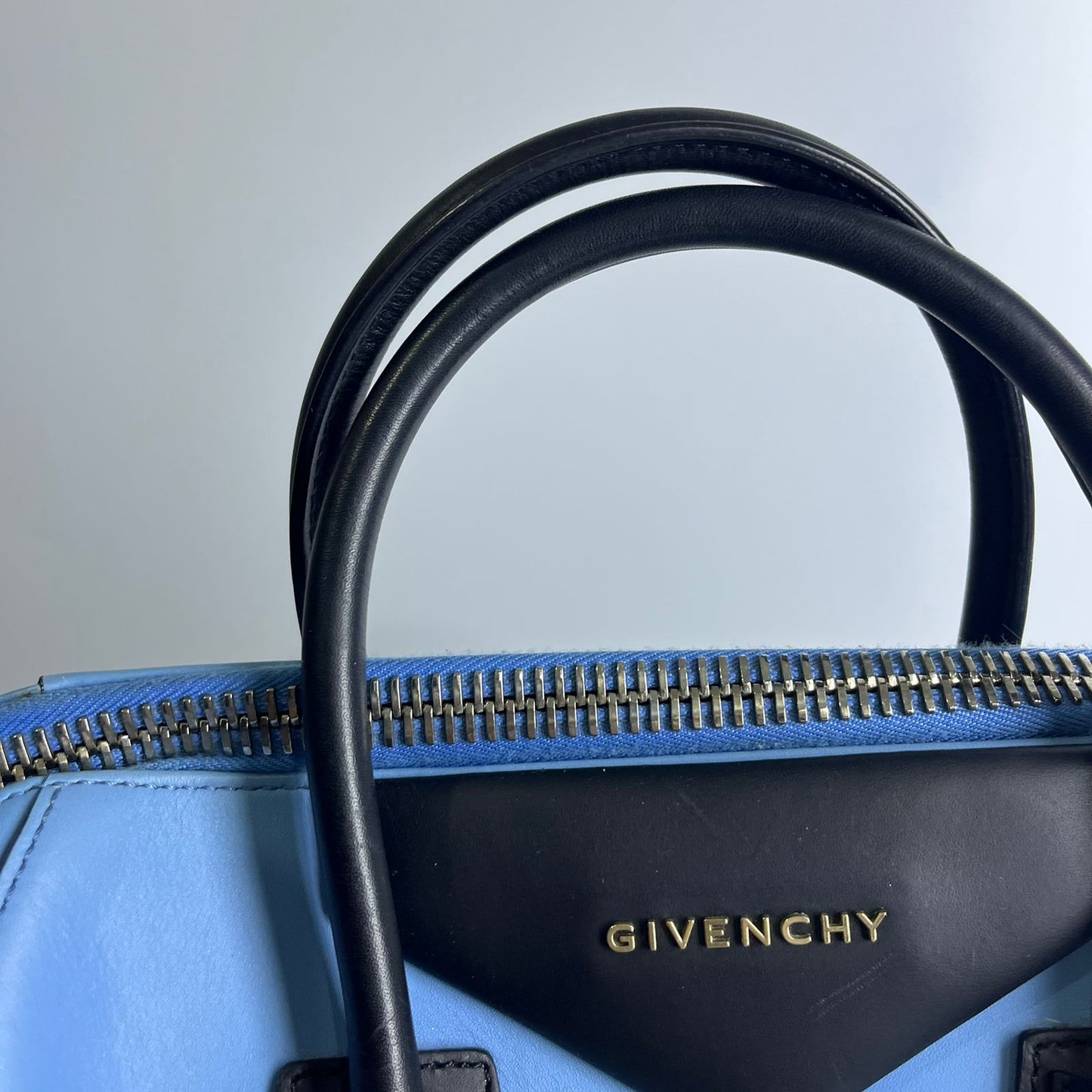 Givenchy Antigona Two-Toned Large Blue/Black