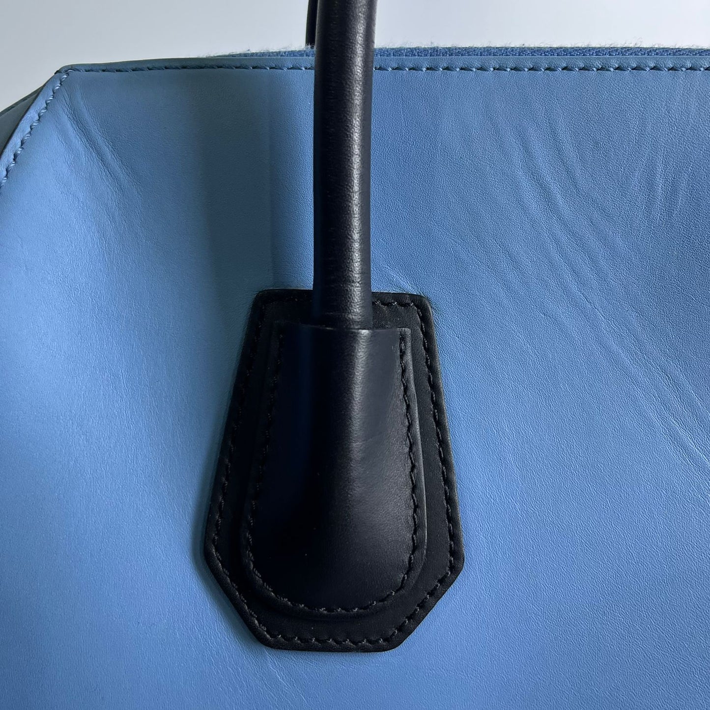 Givenchy Antigona Two-Toned Large Blue/Black