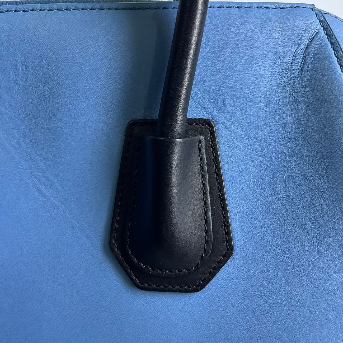 Givenchy Antigona Two-Toned Large Blue/Black