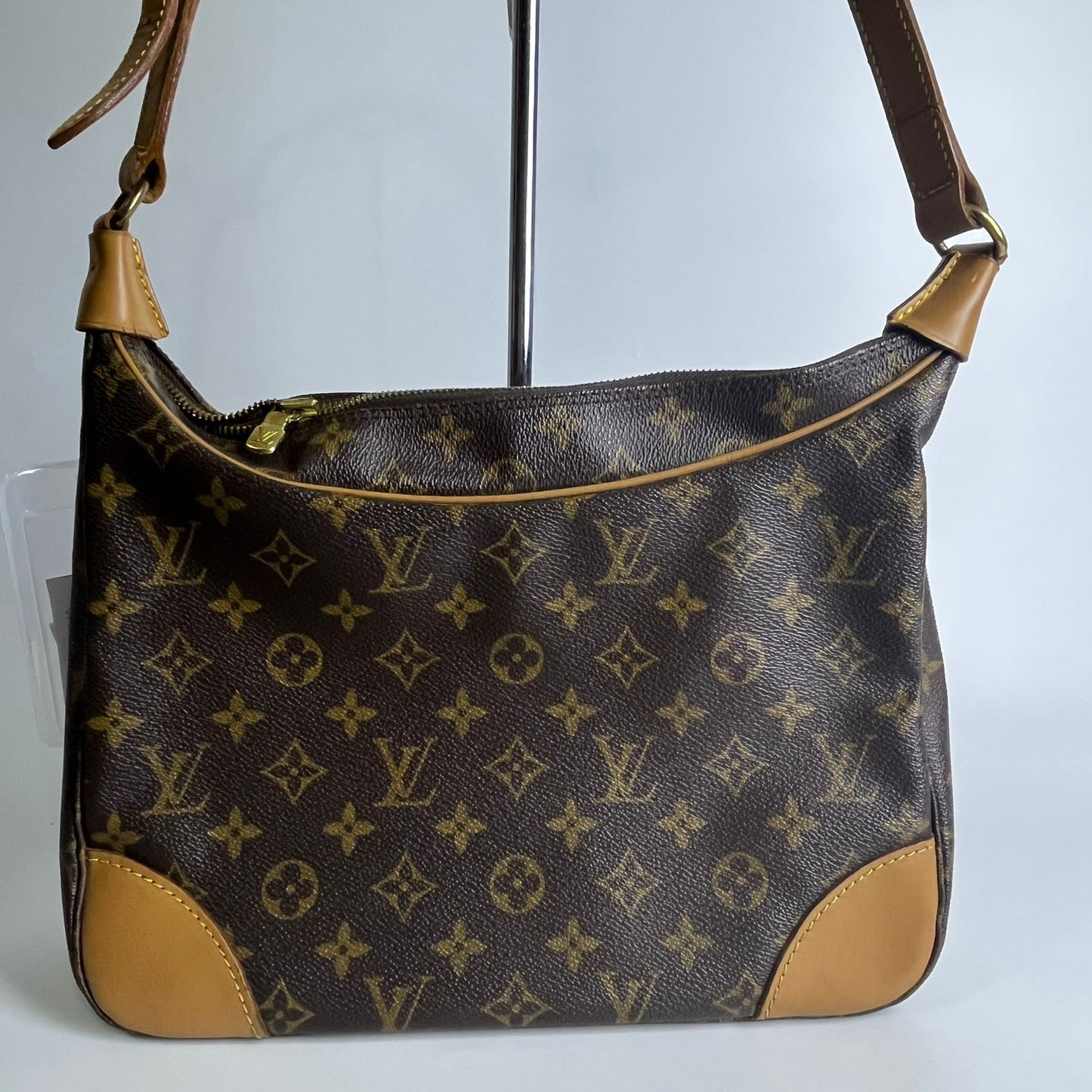 Louis Vuitton	Boulogne 30 Shoulder Bag Monogram Canvas