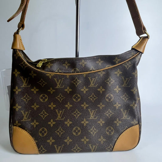 Louis Vuitton	Boulogne 30 Shoulder Bag Monogram Canvas