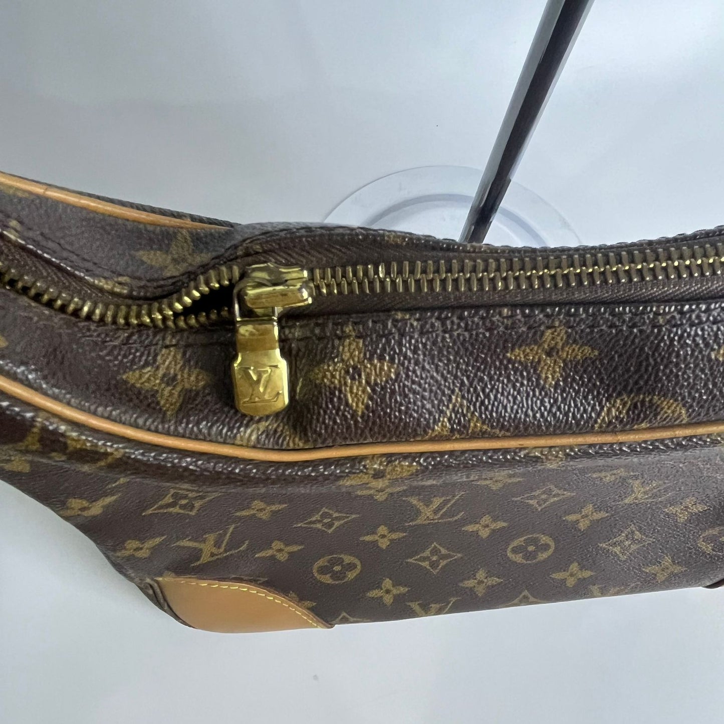 Louis Vuitton	Boulogne 30 Shoulder Bag Monogram Canvas