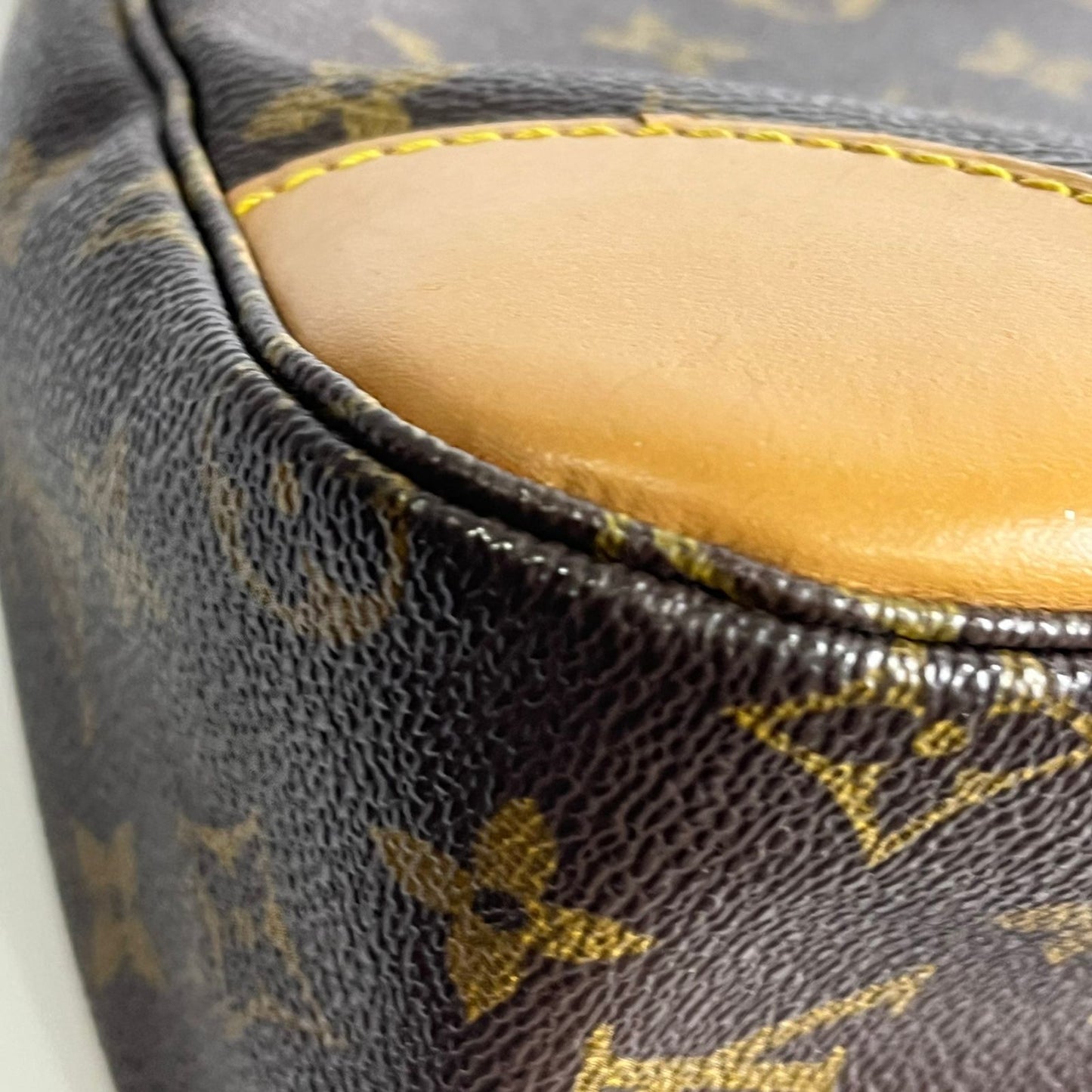 Louis Vuitton	Boulogne 30 Shoulder Bag Monogram Canvas