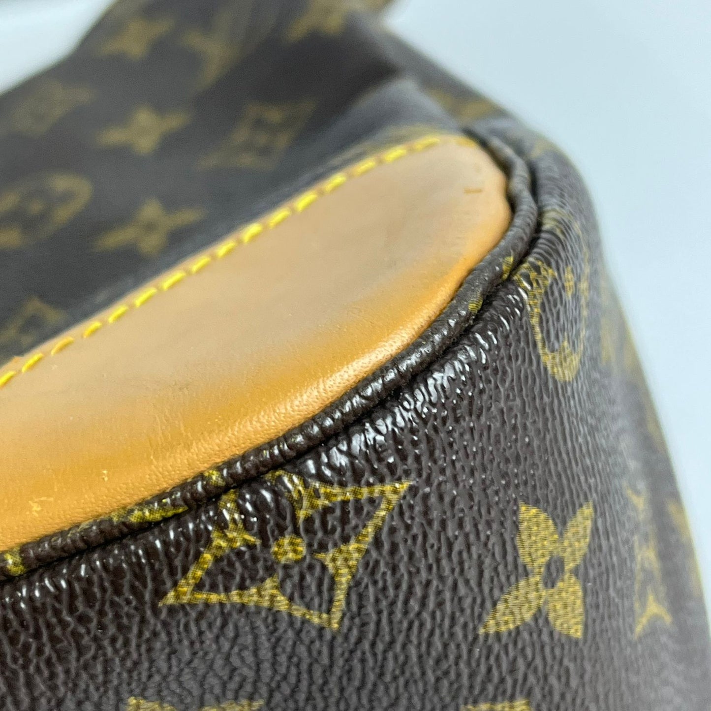 Louis Vuitton	Boulogne 30 Shoulder Bag Monogram Canvas