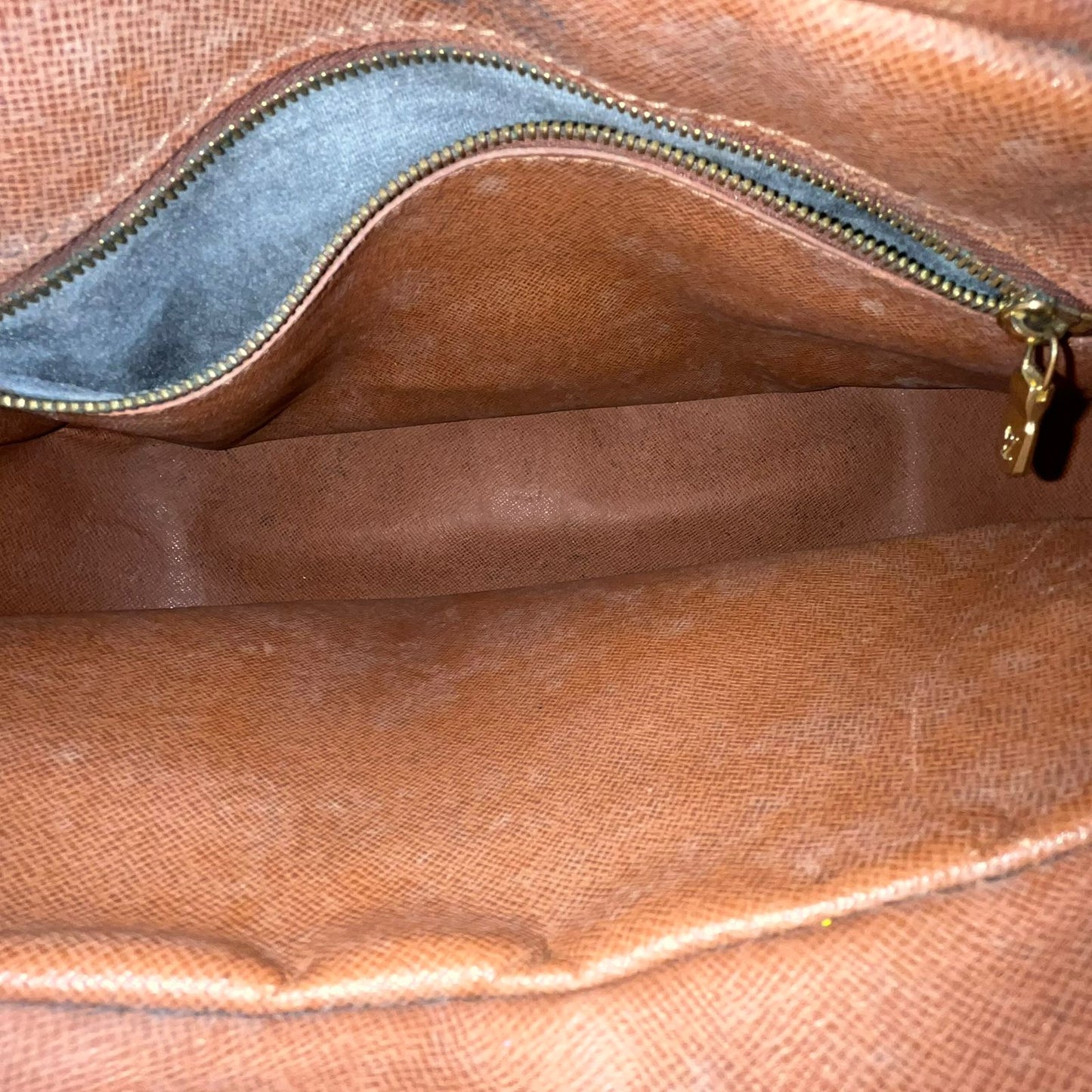 Louis Vuitton	Boulogne 30 Shoulder Bag Monogram Canvas