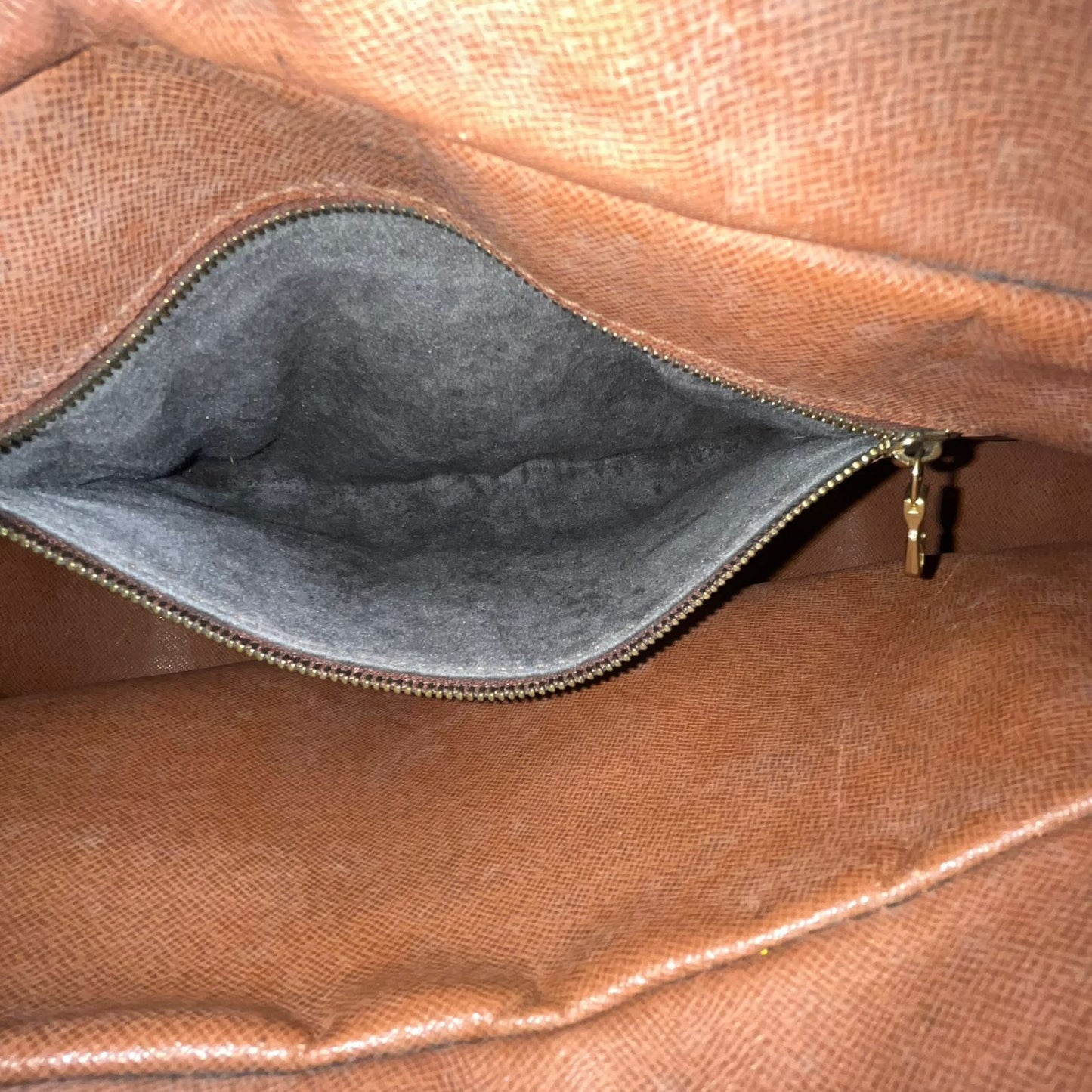 Louis Vuitton	Boulogne 30 Shoulder Bag Monogram Canvas