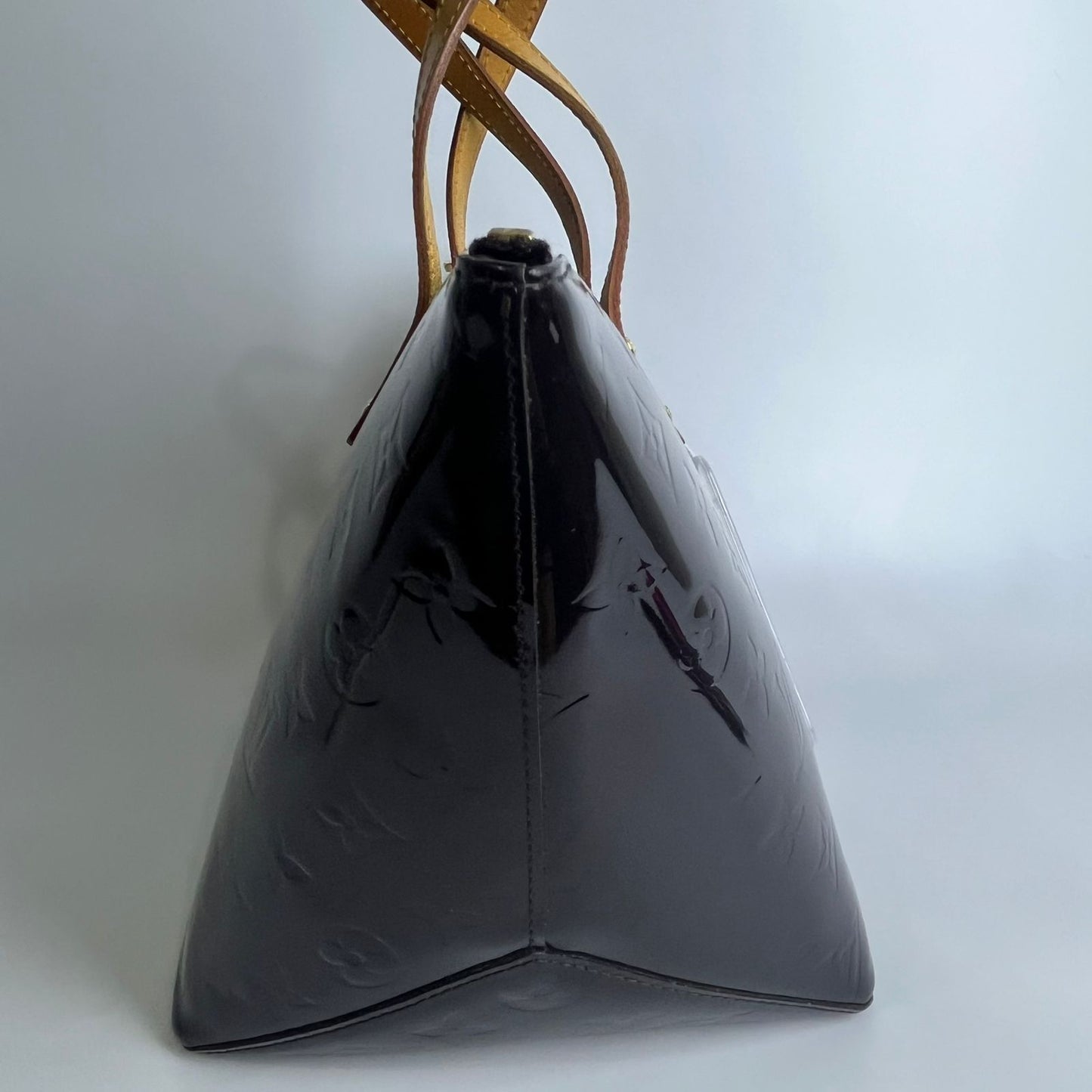 Louis Vuitton	Vernis Bellevue Handbag Dark Violet