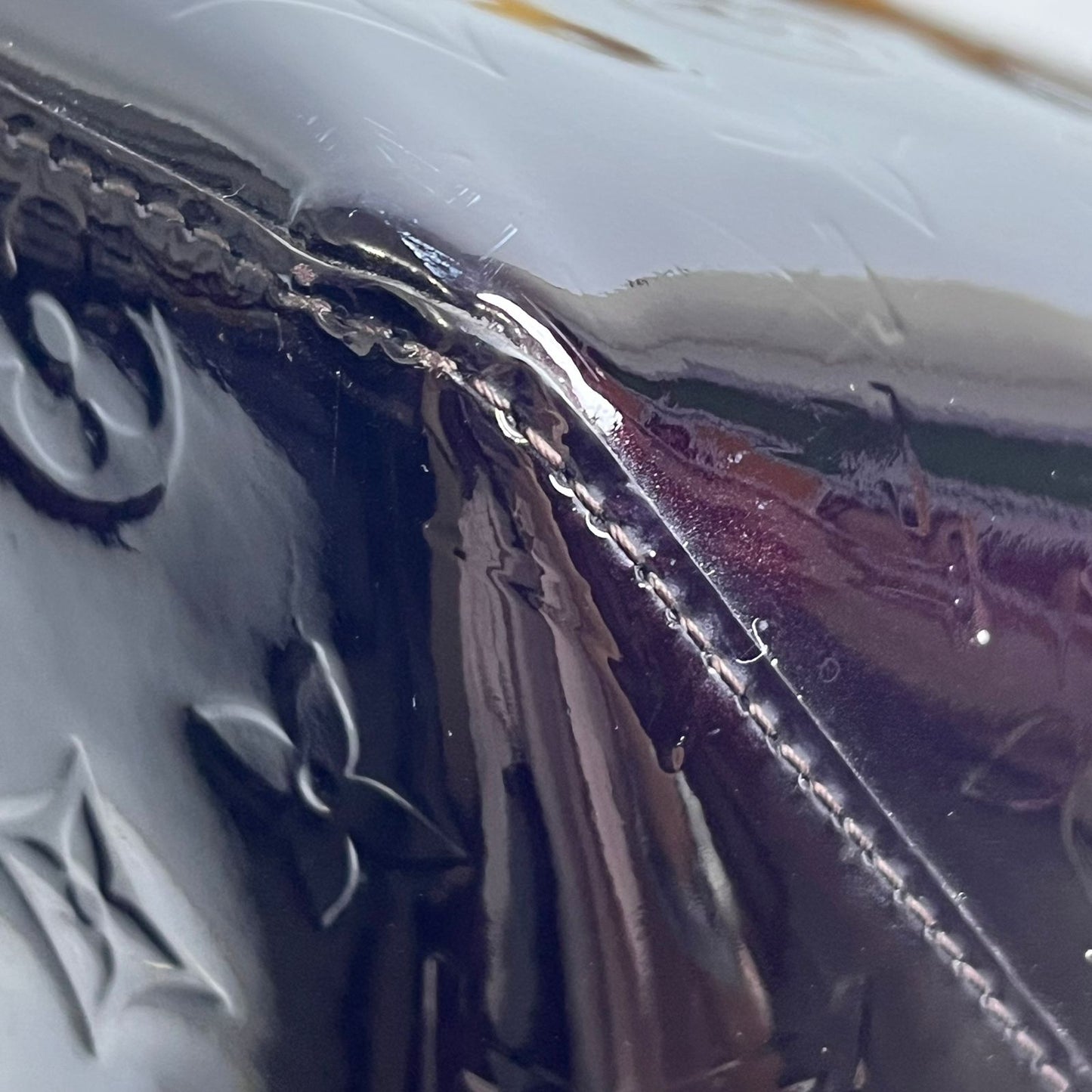 Louis Vuitton	Vernis Bellevue Handbag Dark Violet