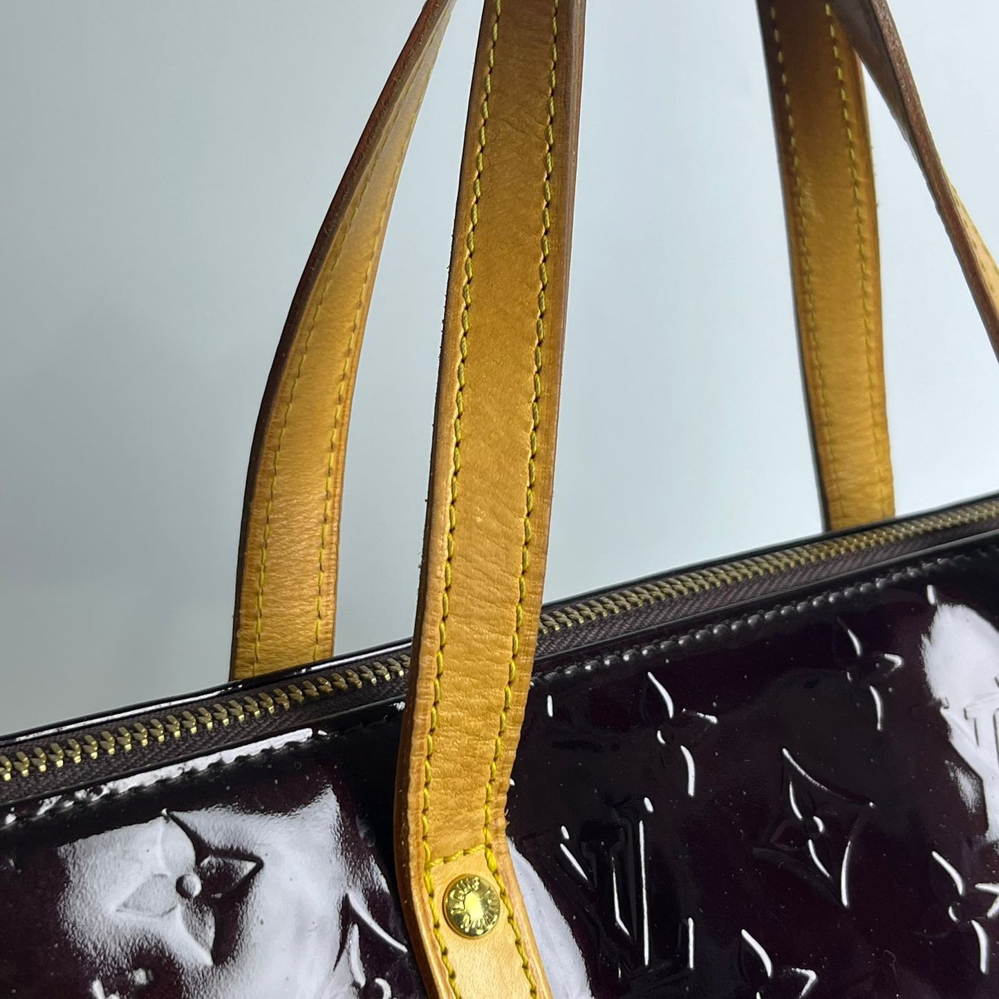 Louis Vuitton	Vernis Bellevue Handbag Dark Violet