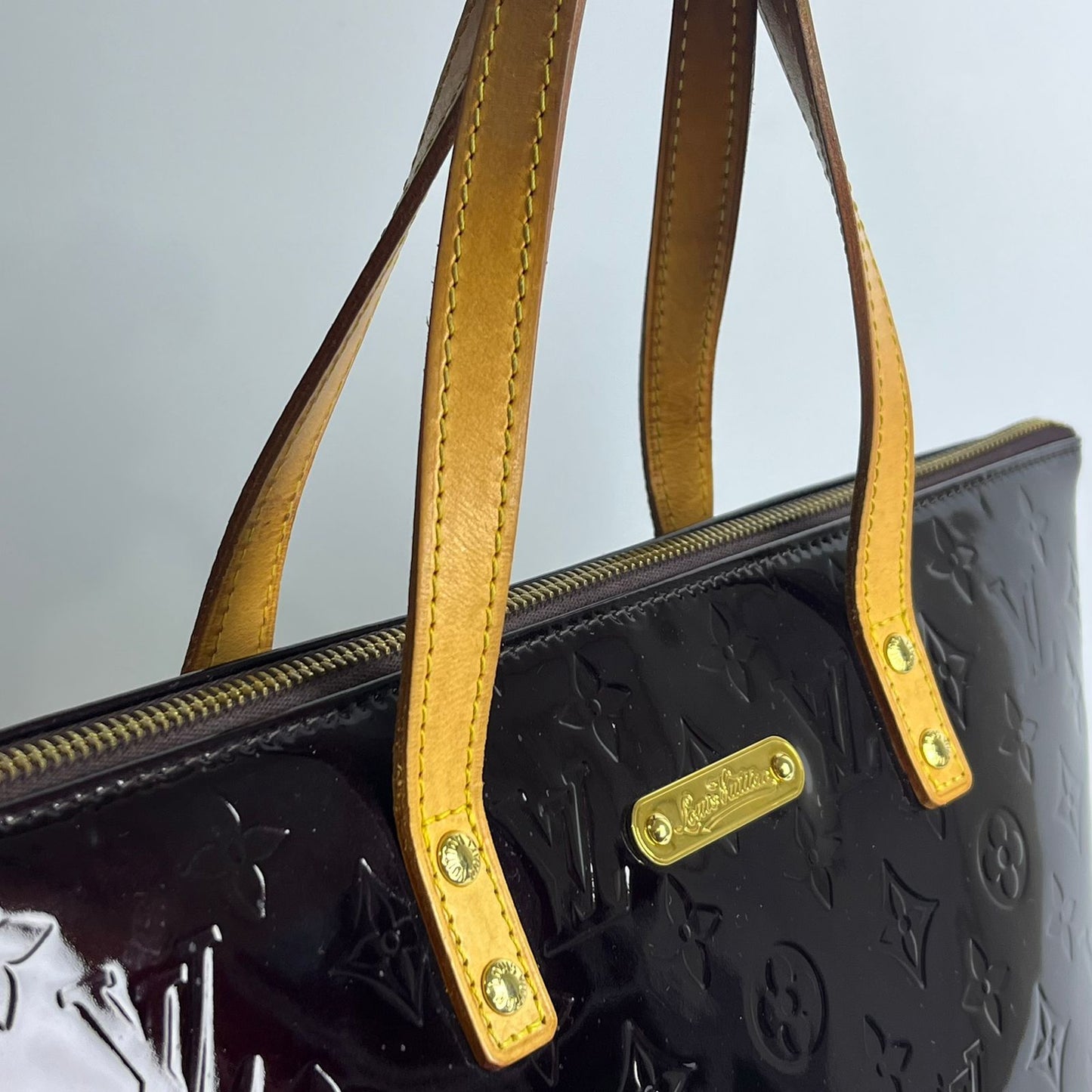 Louis Vuitton	Vernis Bellevue Handbag Dark Violet