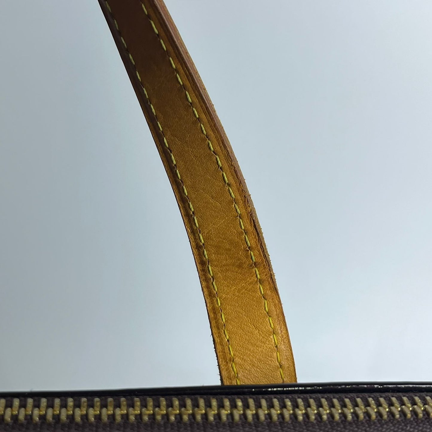 Louis Vuitton	Vernis Bellevue Handbag Dark Violet