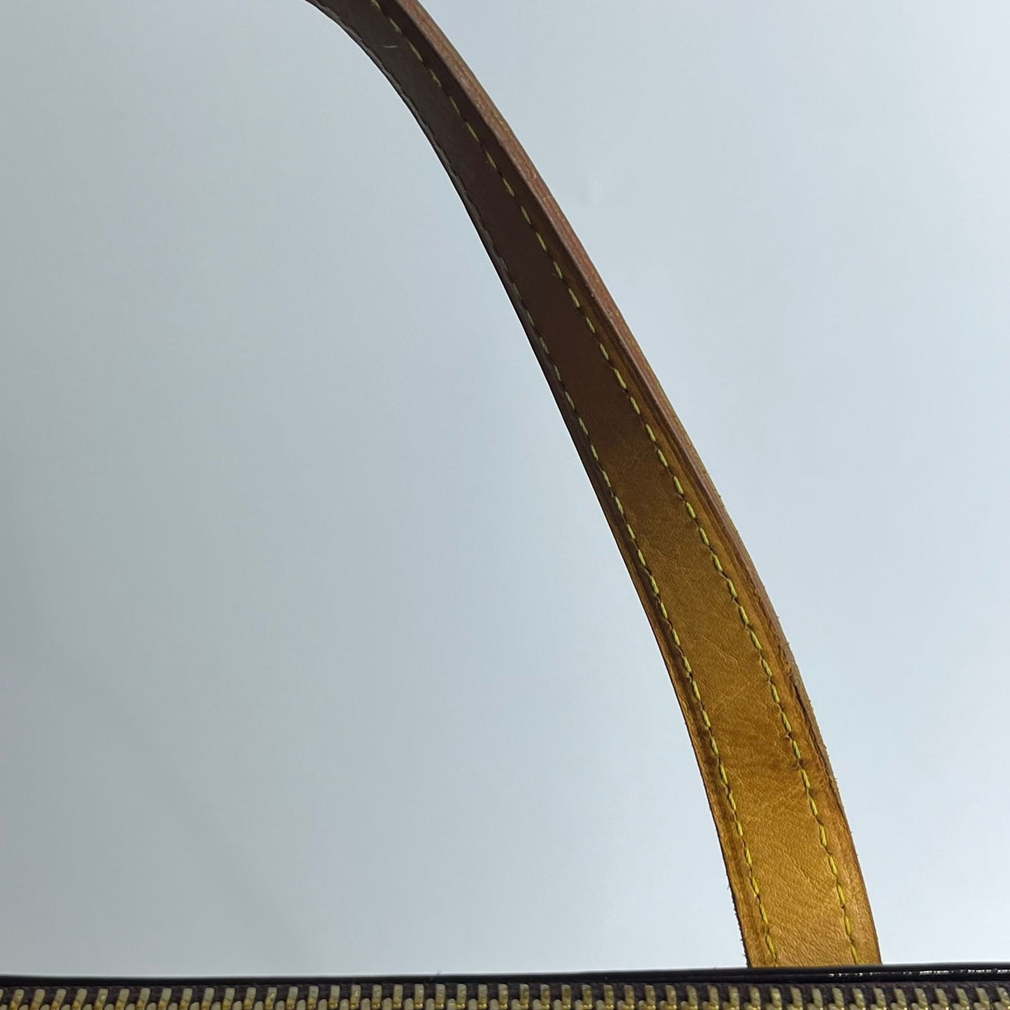 Louis Vuitton	Vernis Bellevue Handbag Dark Violet