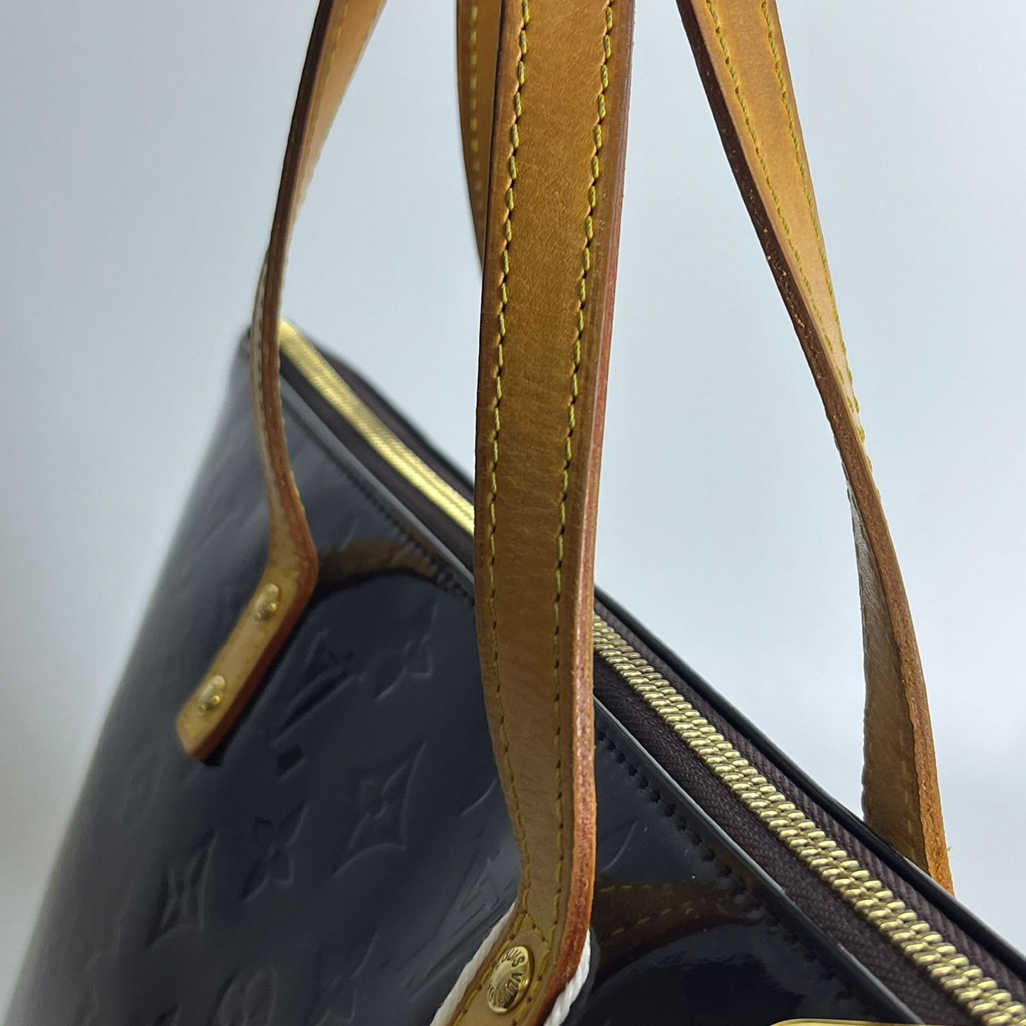 Louis Vuitton	Vernis Bellevue Handbag Dark Violet