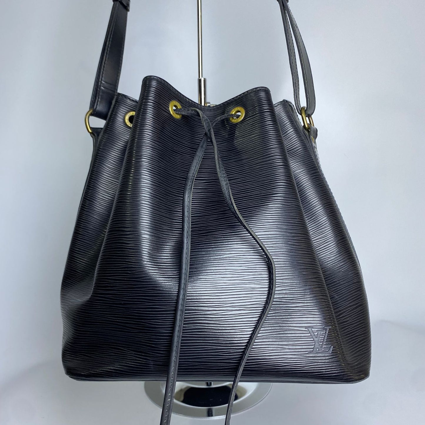 Louis Vuitton	Epi Noe Black