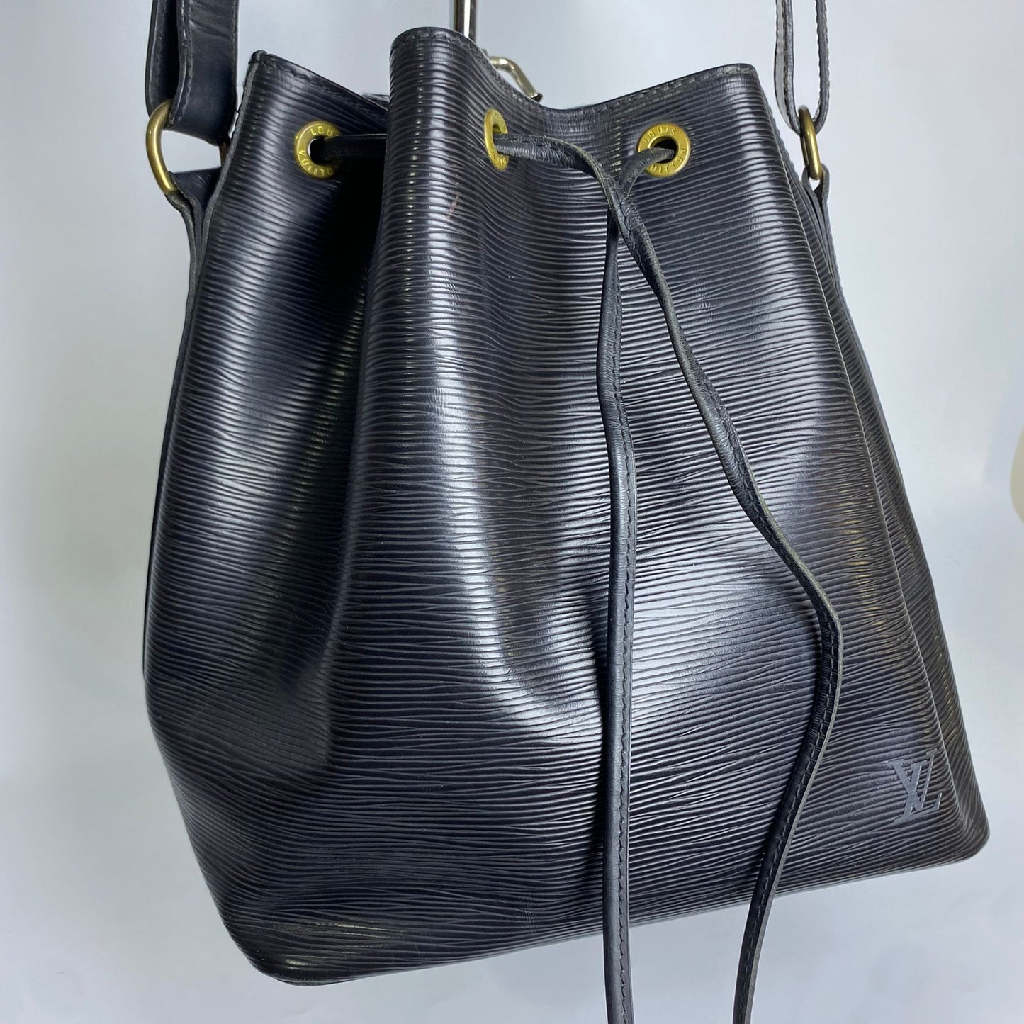 Louis Vuitton	Epi Noe Black