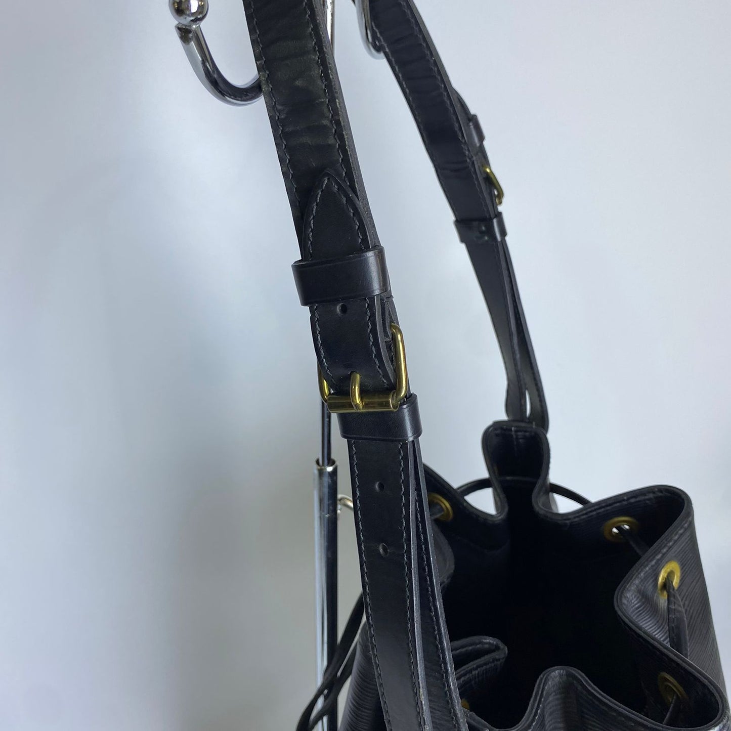 Louis Vuitton	Epi Noe Black