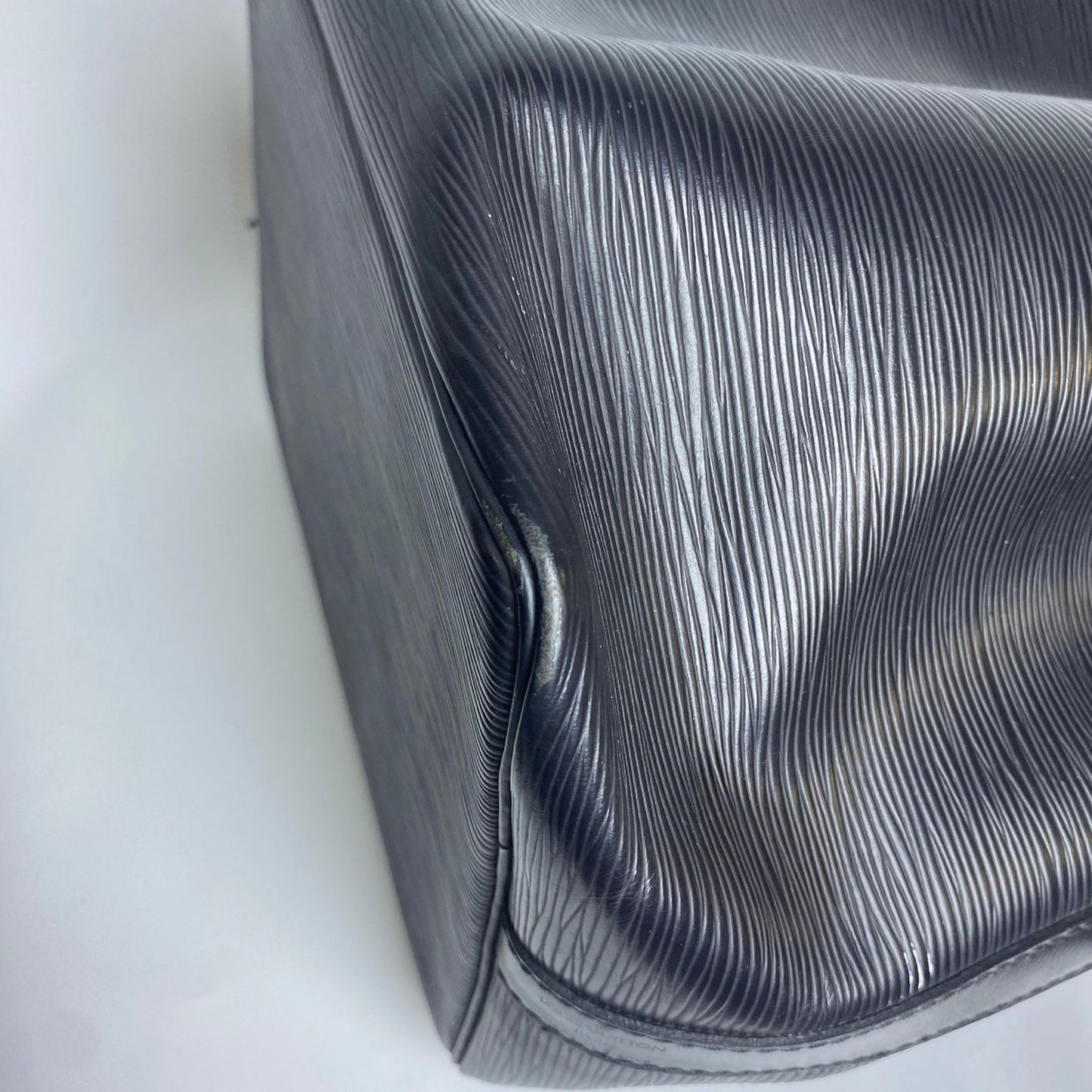 Louis Vuitton	Epi Noe Black