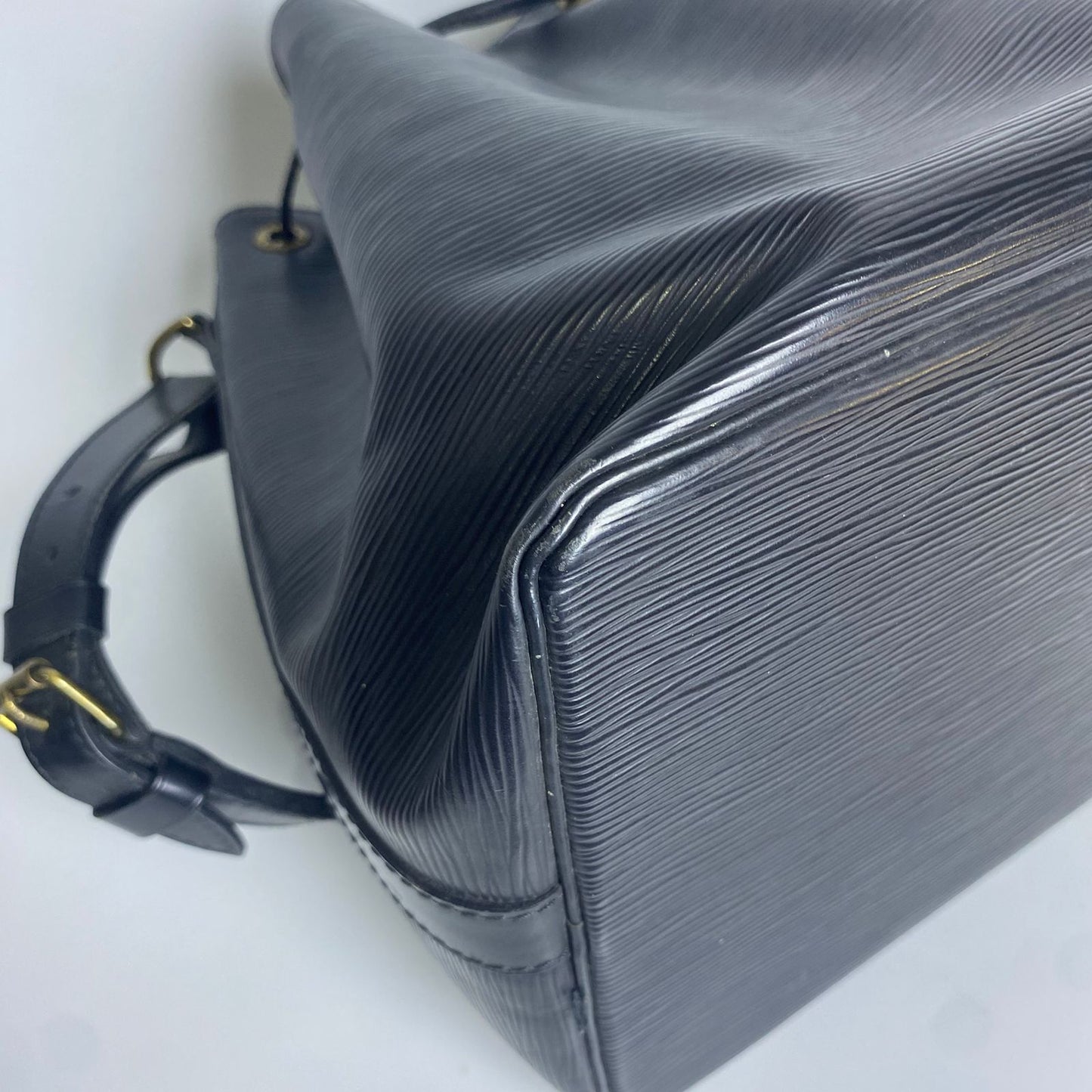 Louis Vuitton	Epi Noe Black