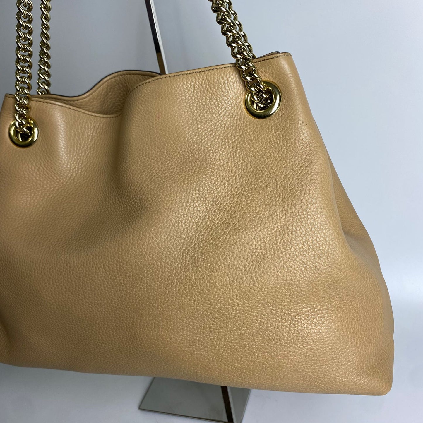 Gucci Soho Chain Tote Bag Beige