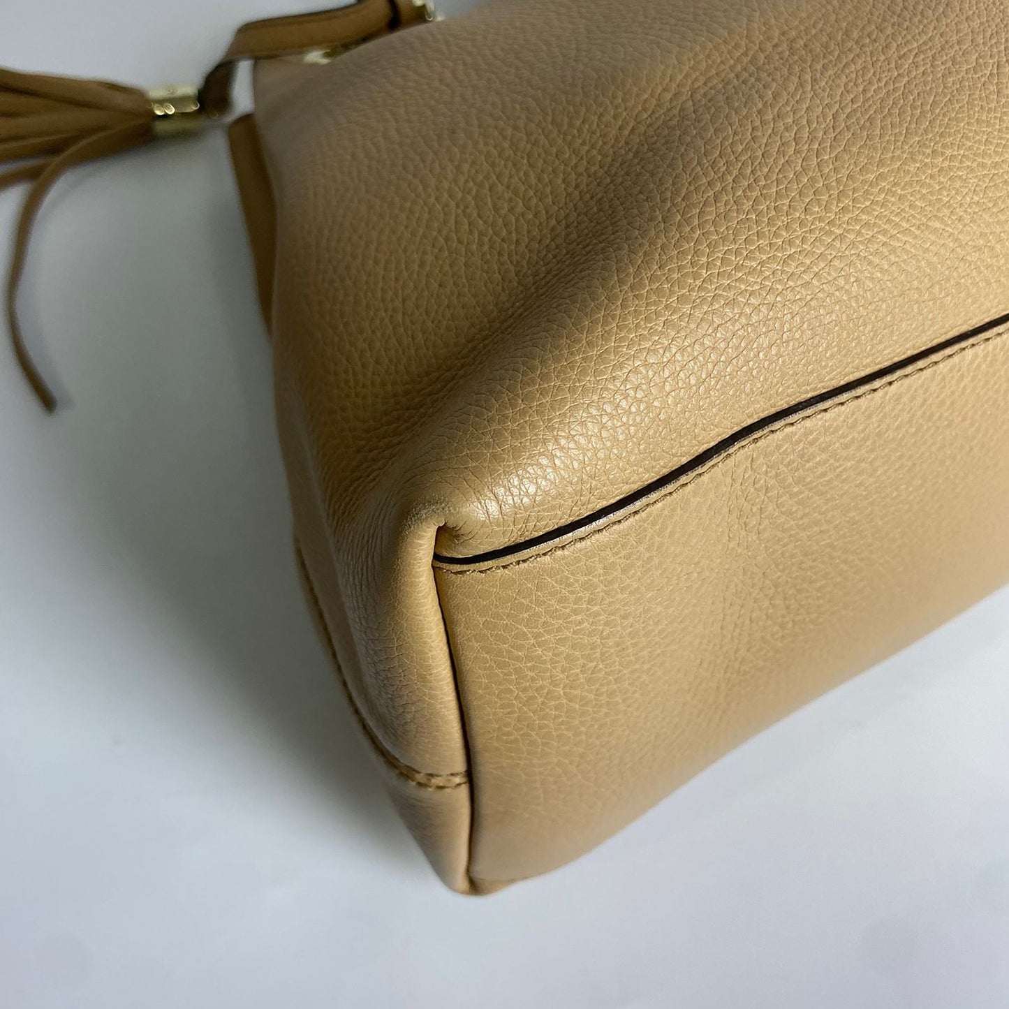 Gucci Soho Chain Tote Bag Beige