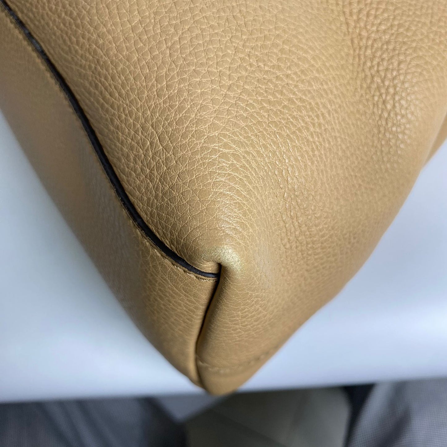 Gucci Soho Chain Tote Bag Beige