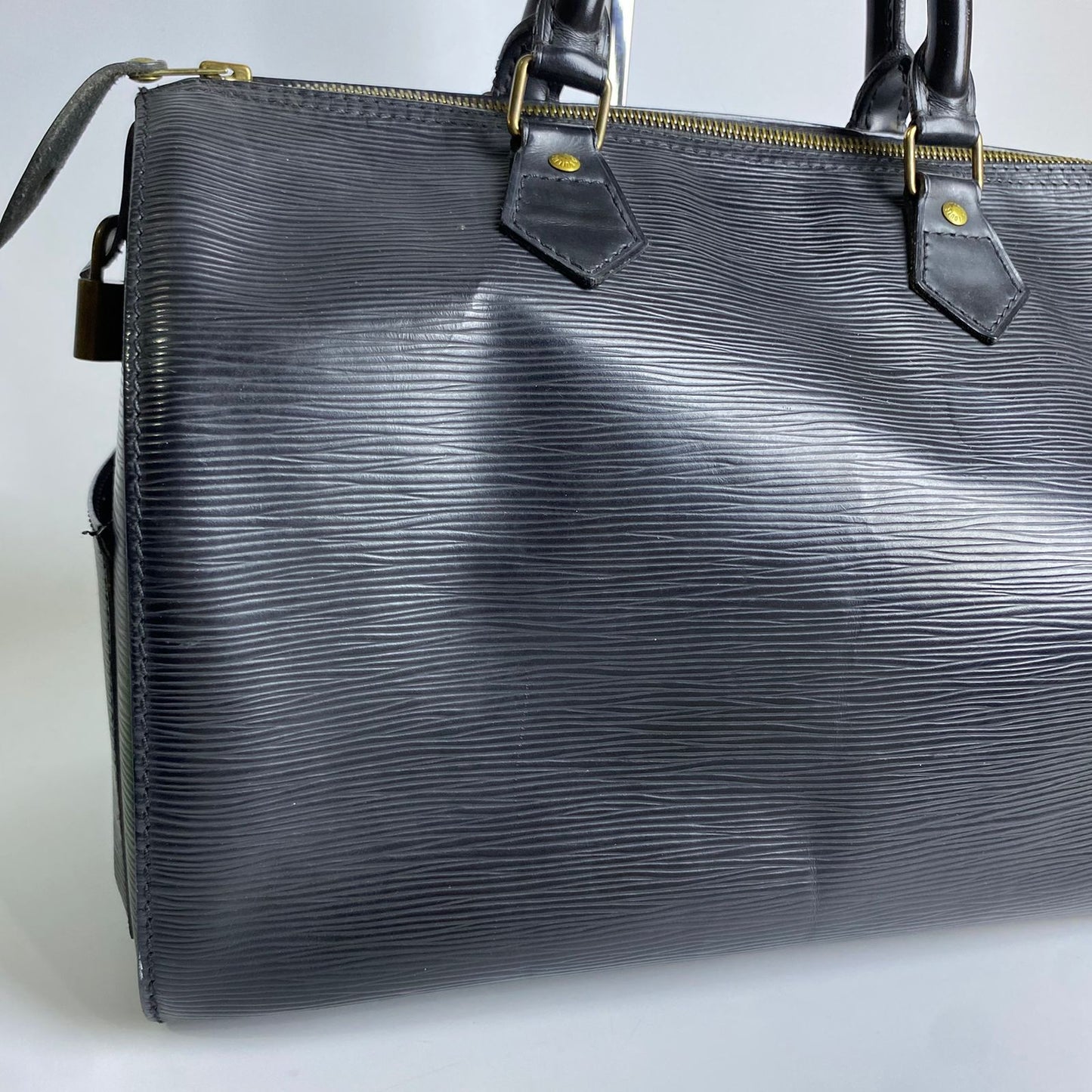 Louis Vuitton	Speedy 30 Epi Black