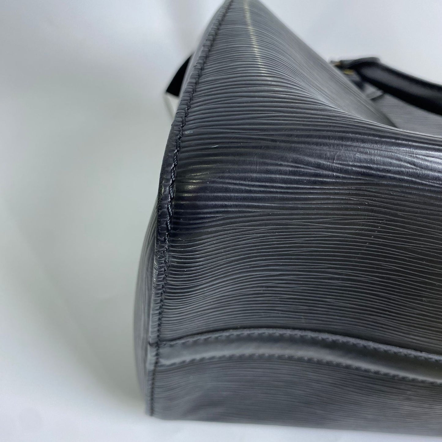 Louis Vuitton	Speedy 30 Epi Black