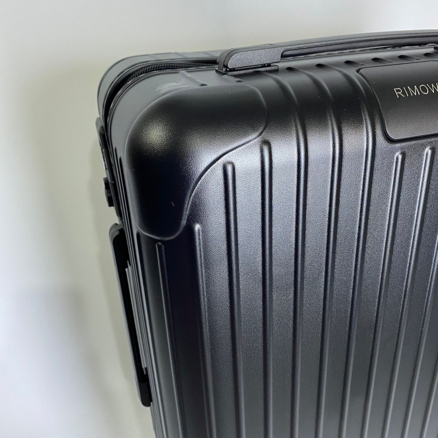 Rimowa	Cabin Original Aluminum Black