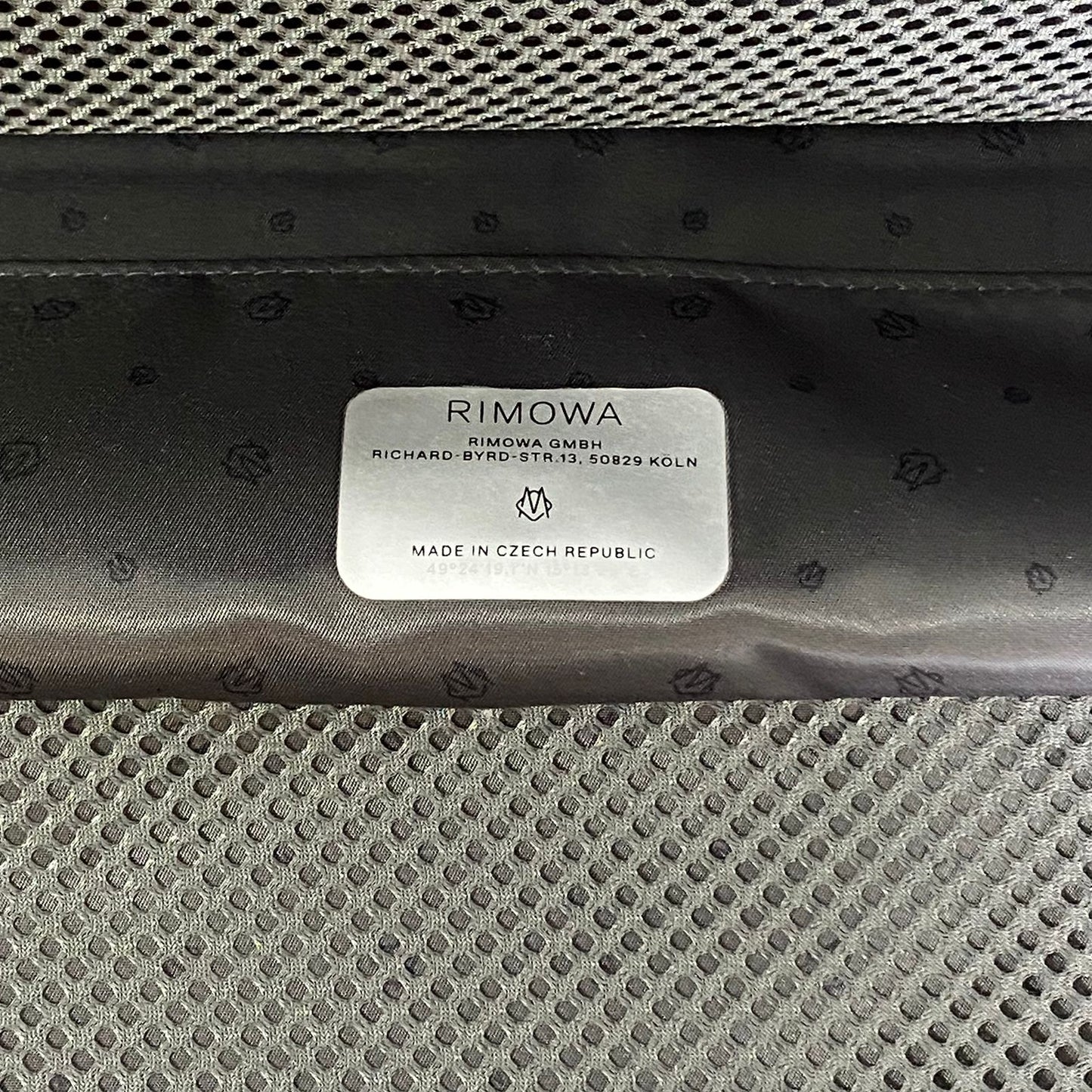 Rimowa	Cabin Original Aluminum Black