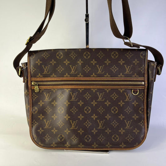 Louis Vuitton	Bosphore Messenger Bag